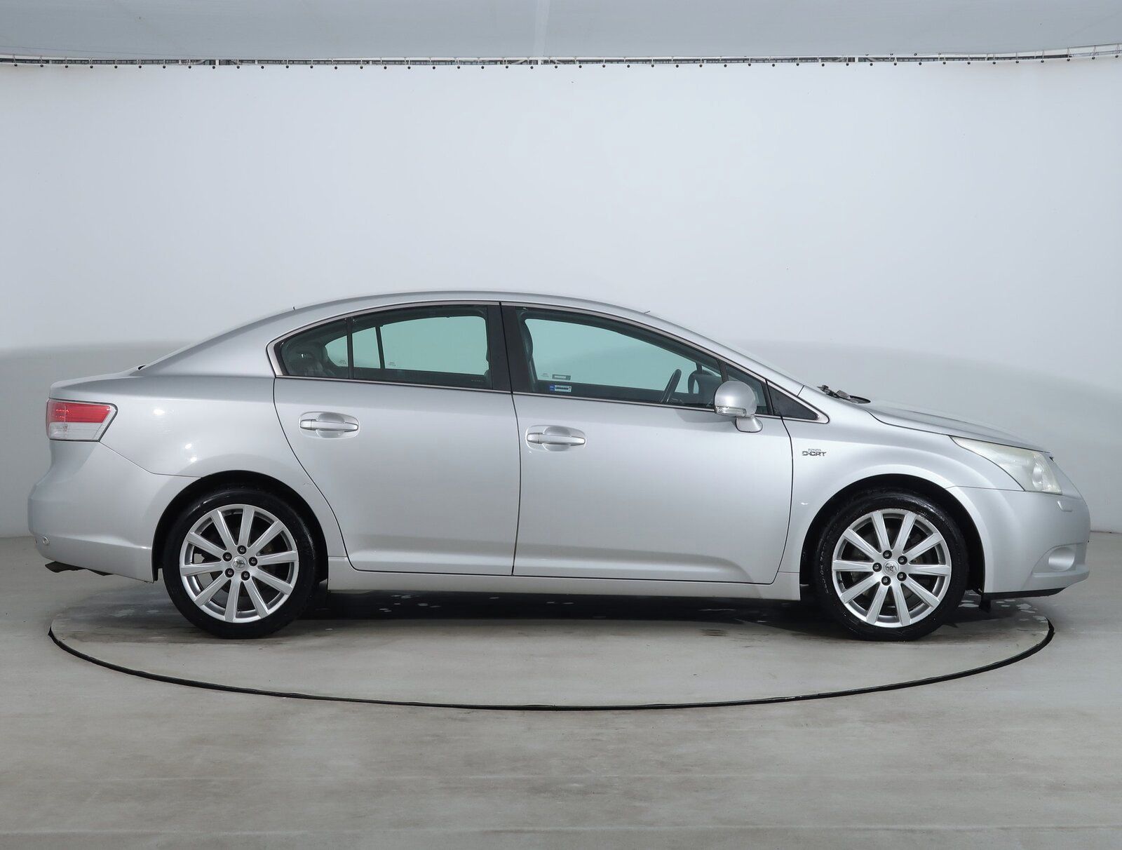 Toyota Avensis, 2.2 D-4D, Automat, Navi - fotka 6