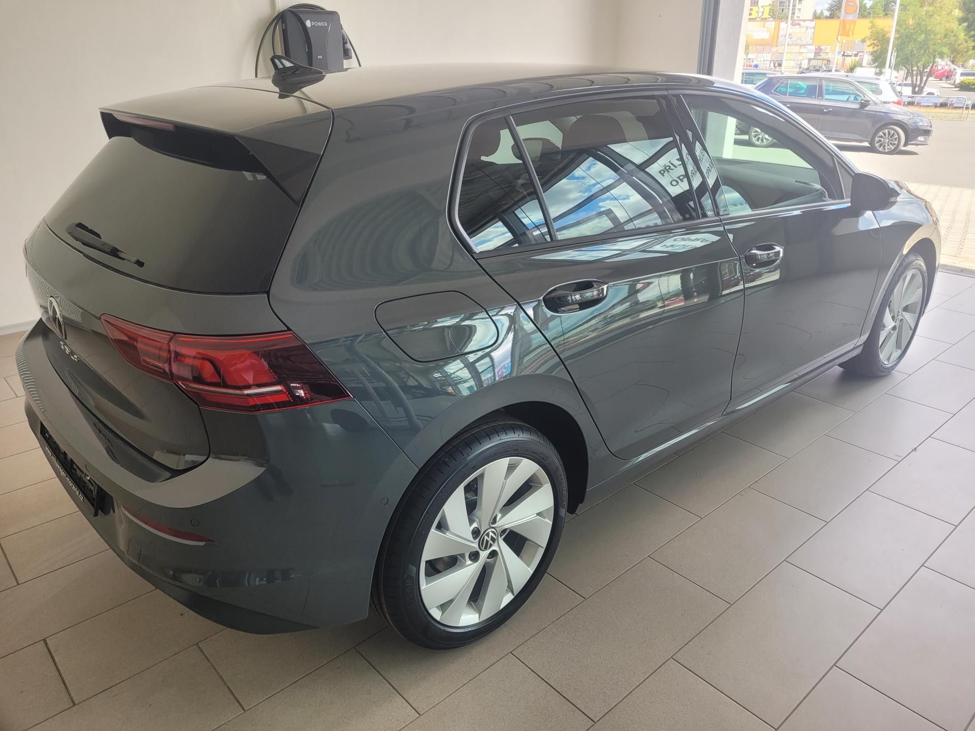 Volkswagen Golf, People 1,5 TSI 7DSG mHEV - fotka 4