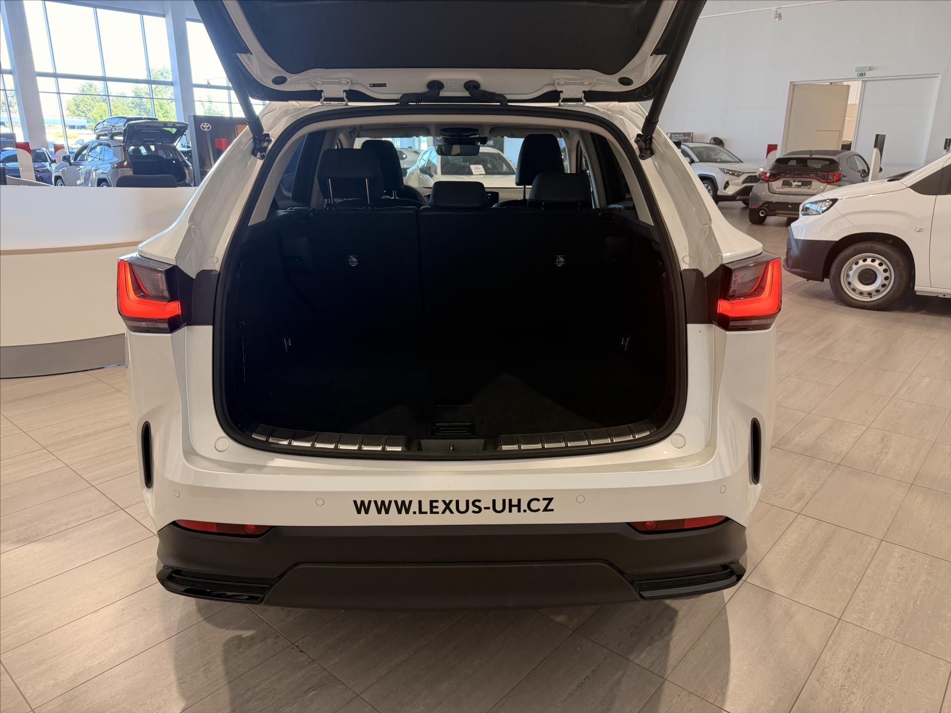 Lexus NX 350h, 2,5 Executive Top  NX - fotka 3