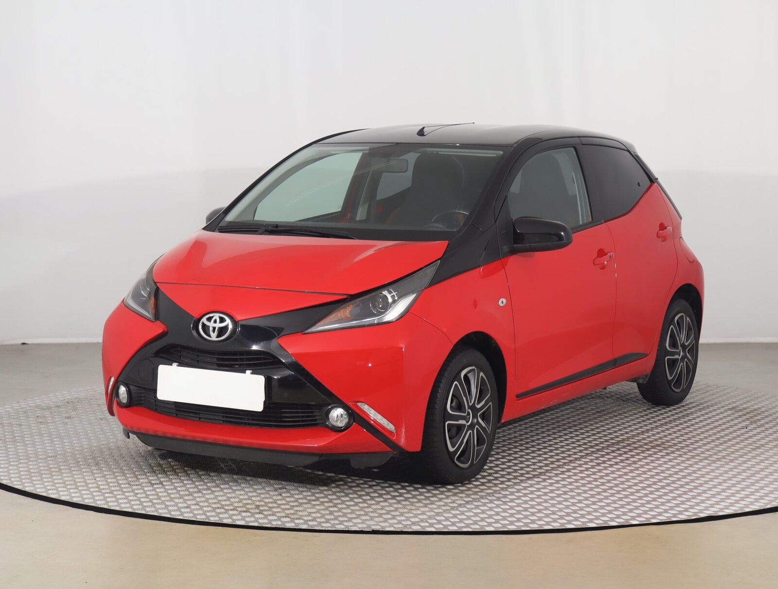 Toyota Aygo, 1.0 VVT-i, x-cite, Automat - fotka 2