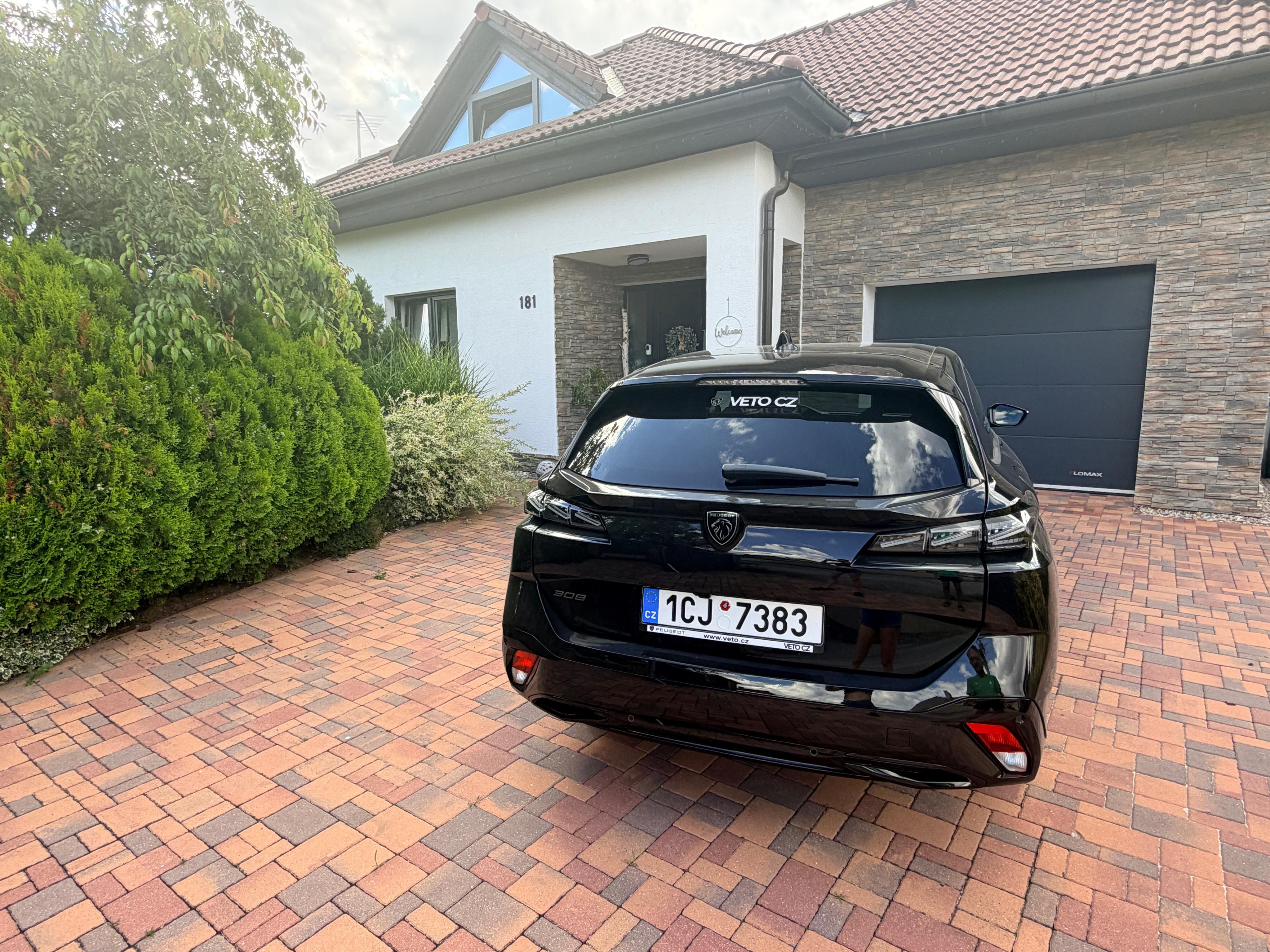 Peugeot 308, ALLURE BlueHDi 130 EAT8, 3km - fotka 3