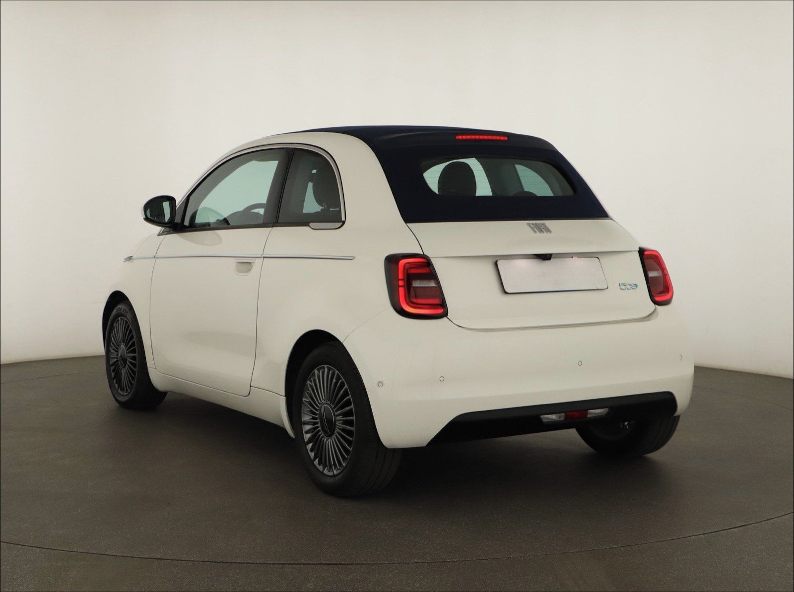 Fiat 500E, 42 kWh, SoH 100%, Automat - fotka 4