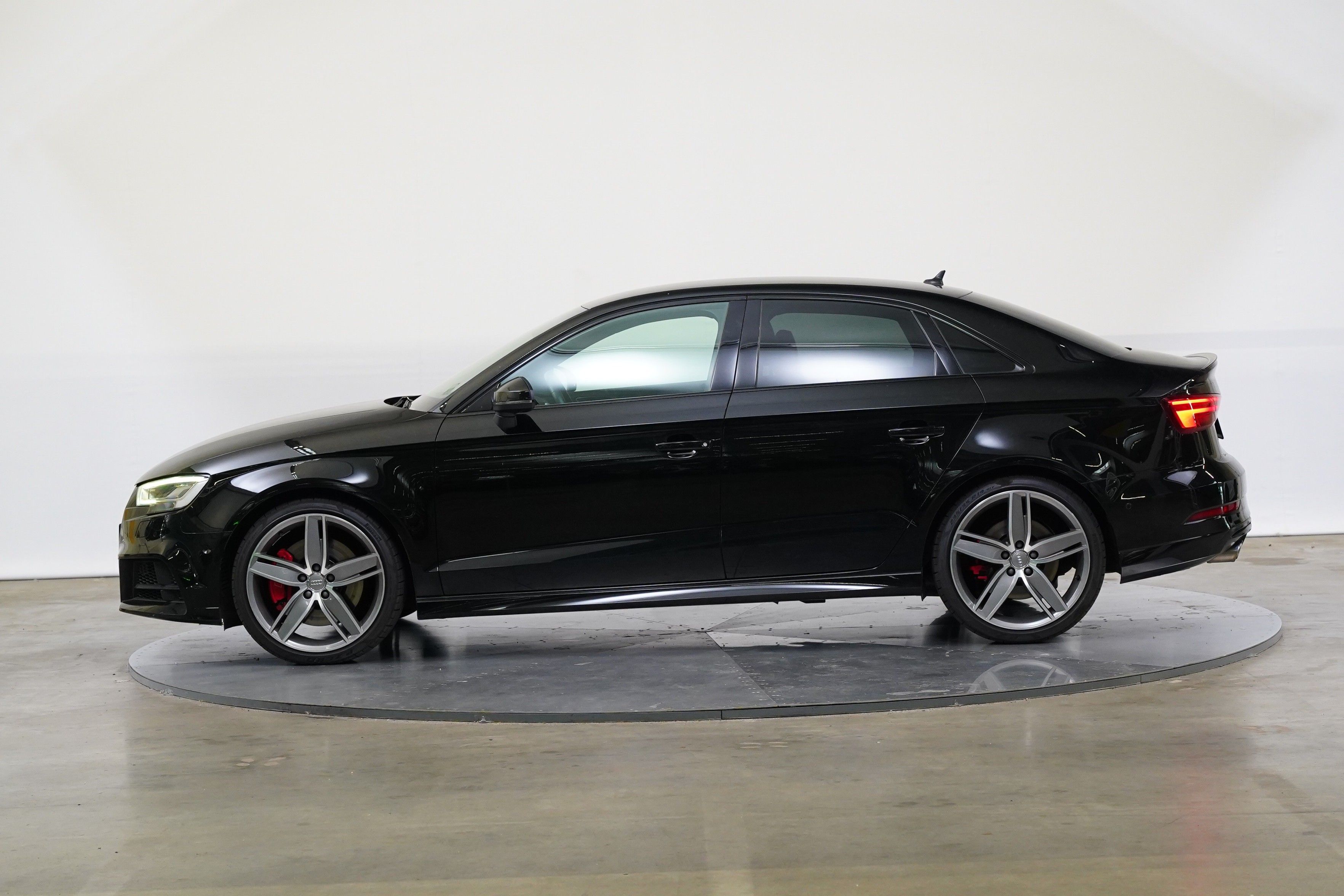Audi S3, 2.0TFSI 221 kW Quattro S-tronc - fotka 3
