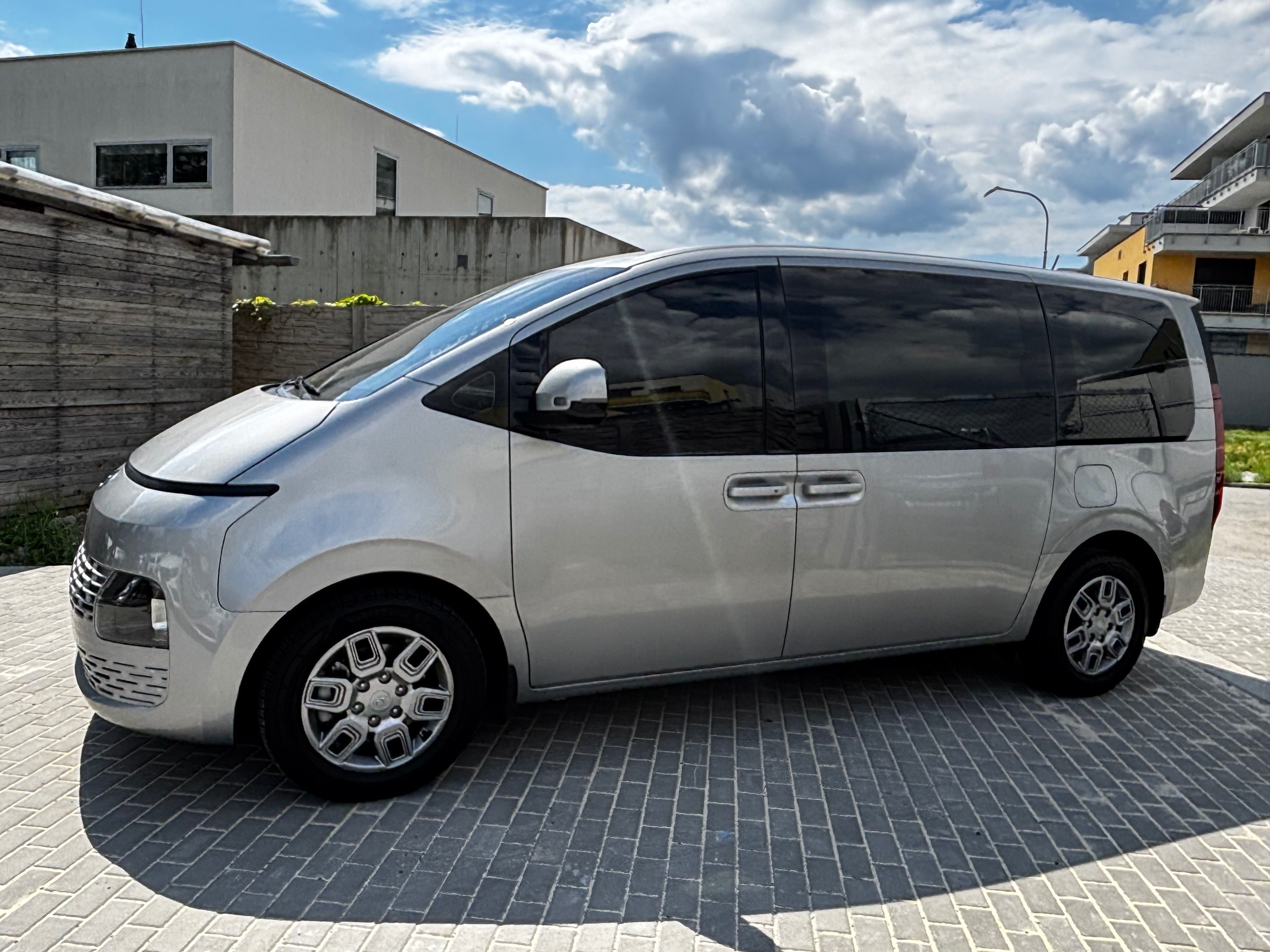 Hyundai Staria, 2.2CRDI 130KW,STYLE,5 MIST,DPH - fotka 2