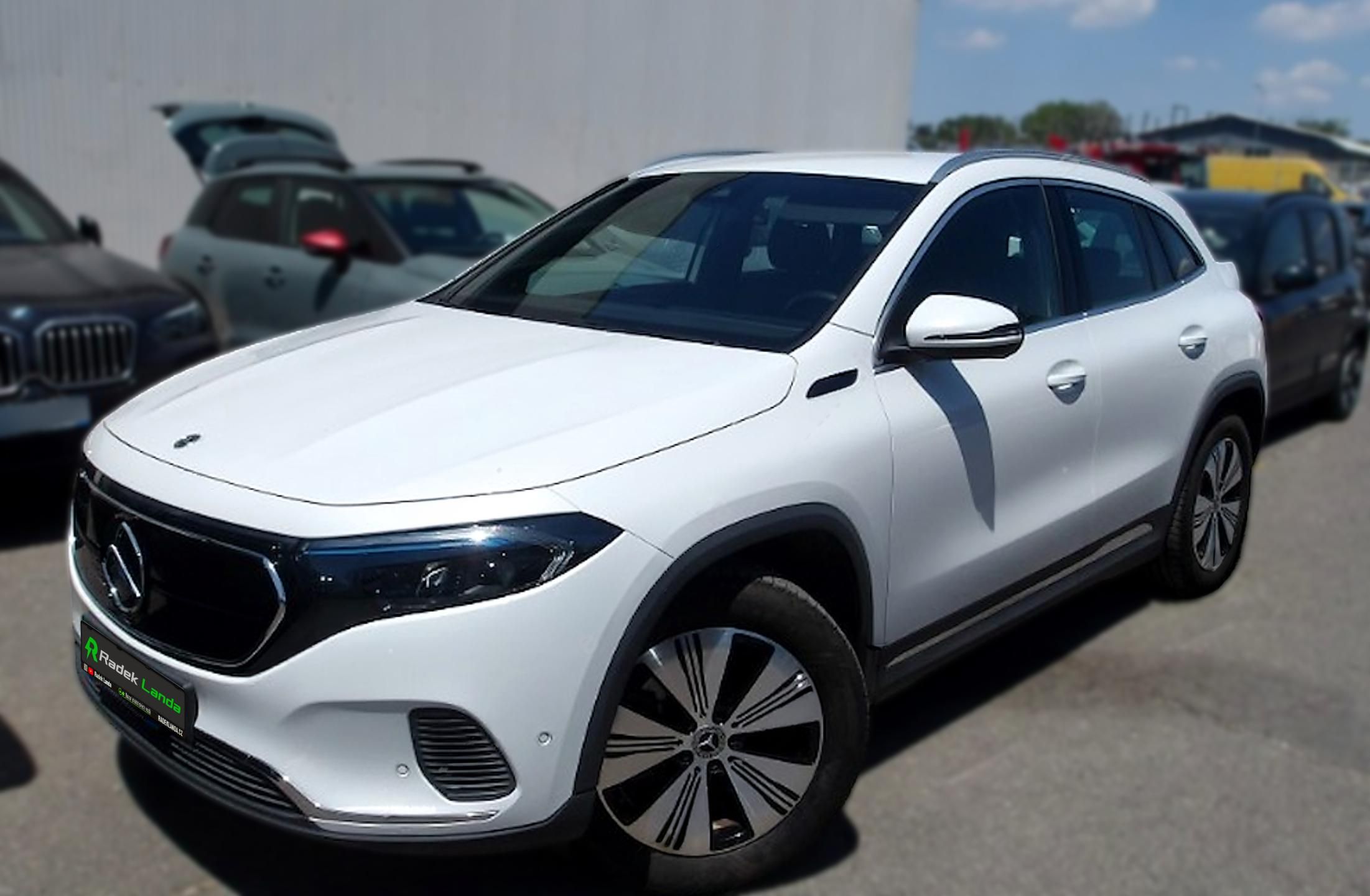 Mercedes-Benz EQA, EQA 250 Sport 66 kWh - fotka 2
