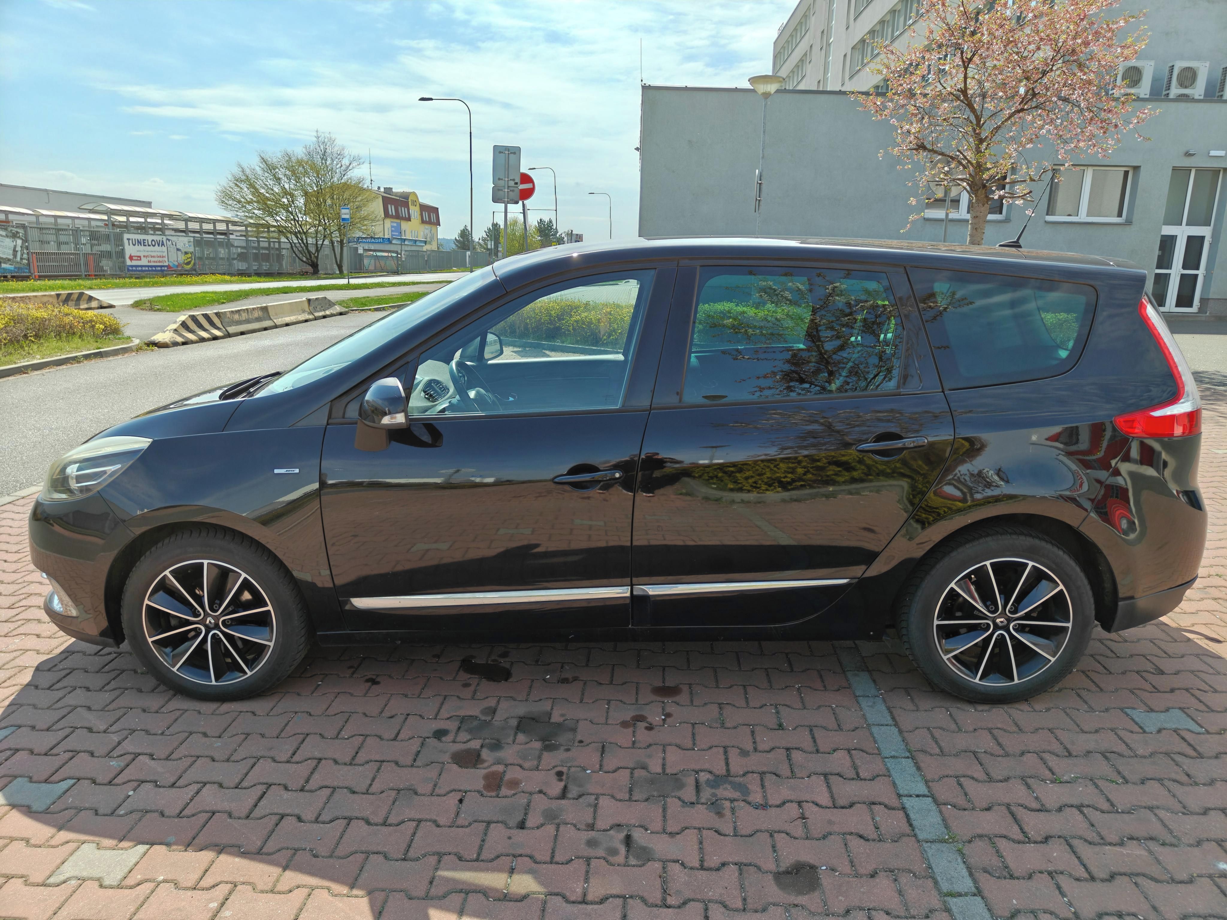 Renault Grand Scénic, BOSE r.v. 2012 1.6 dCi 96kw - fotka 4