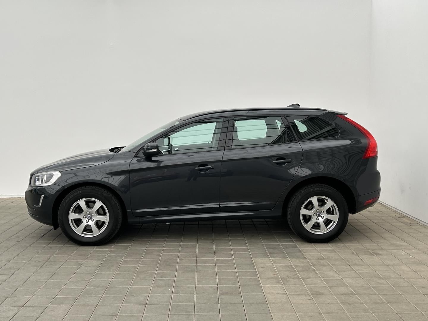 Volvo XC60, 2.0. 140kW . - fotka 2