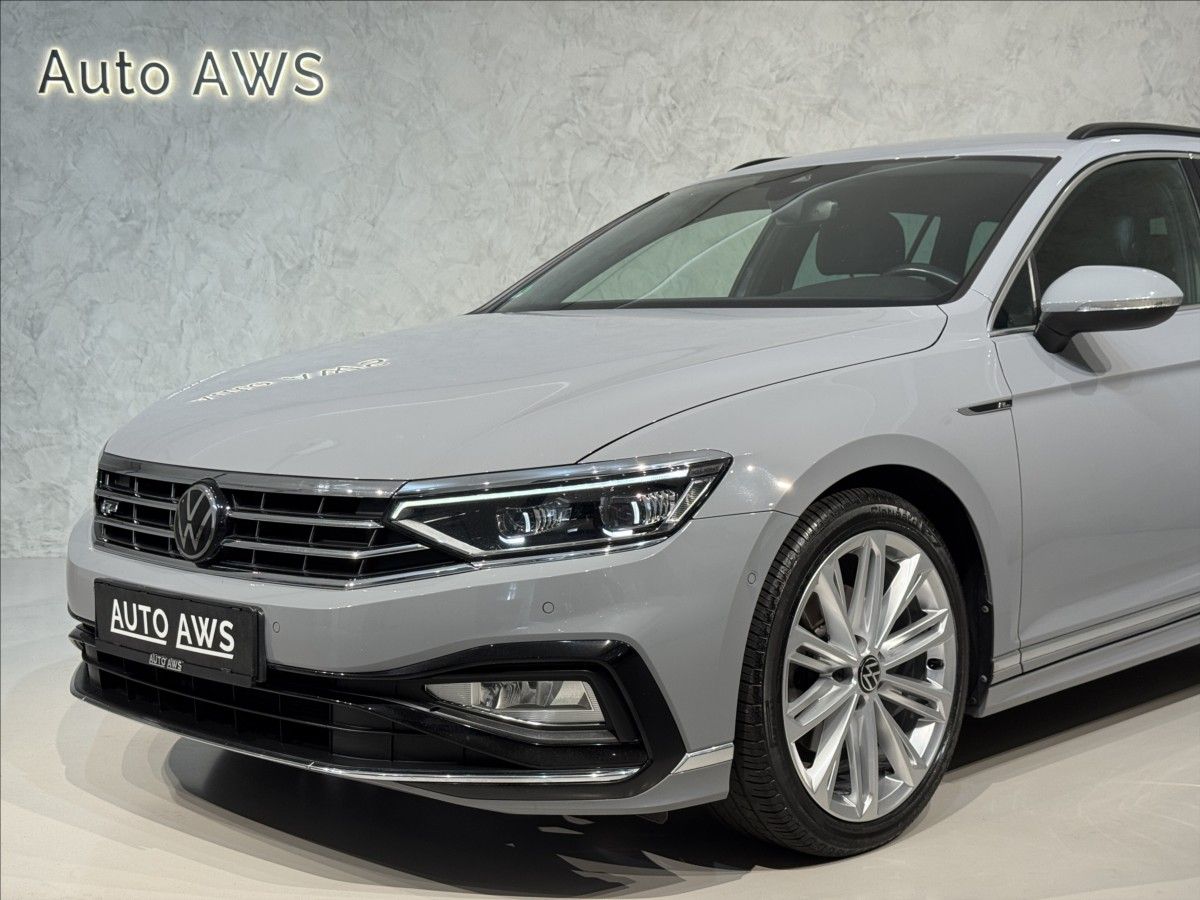 Volkswagen Passat, 2,0 TDi  DSG R-Line LED Assist - fotka 4