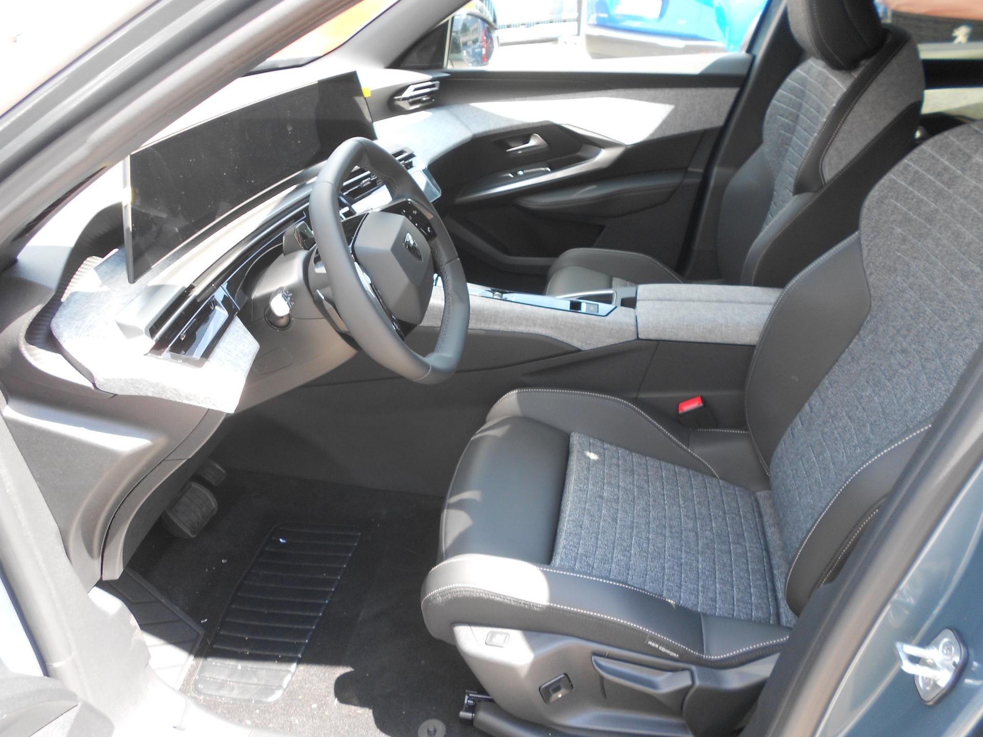 Peugeot 5008, BUSINESS Hybrid 145 e-DCS6 - fotka 4