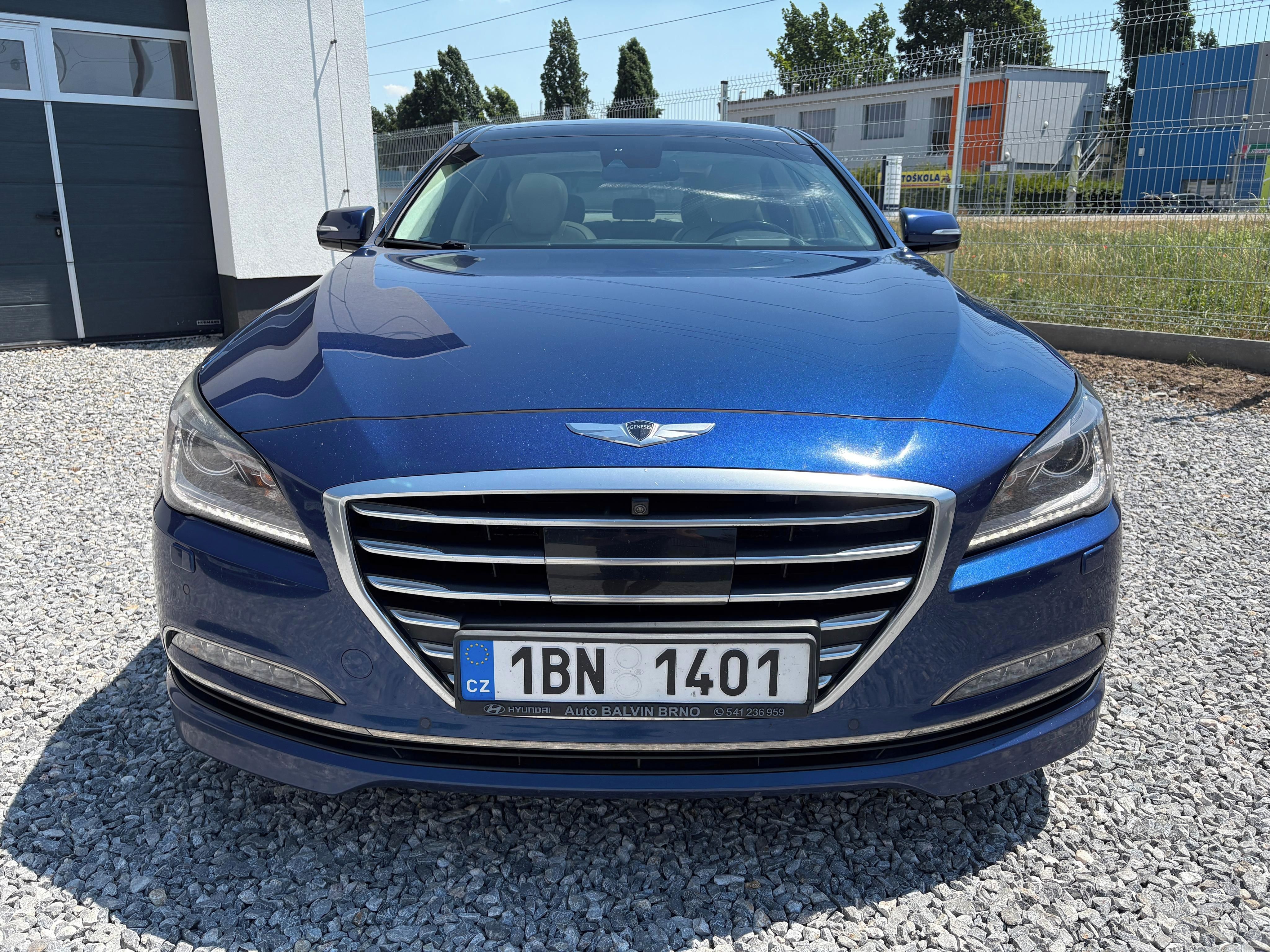 Hyundai Genesis, 3.8V6 Htrac - fotka 3