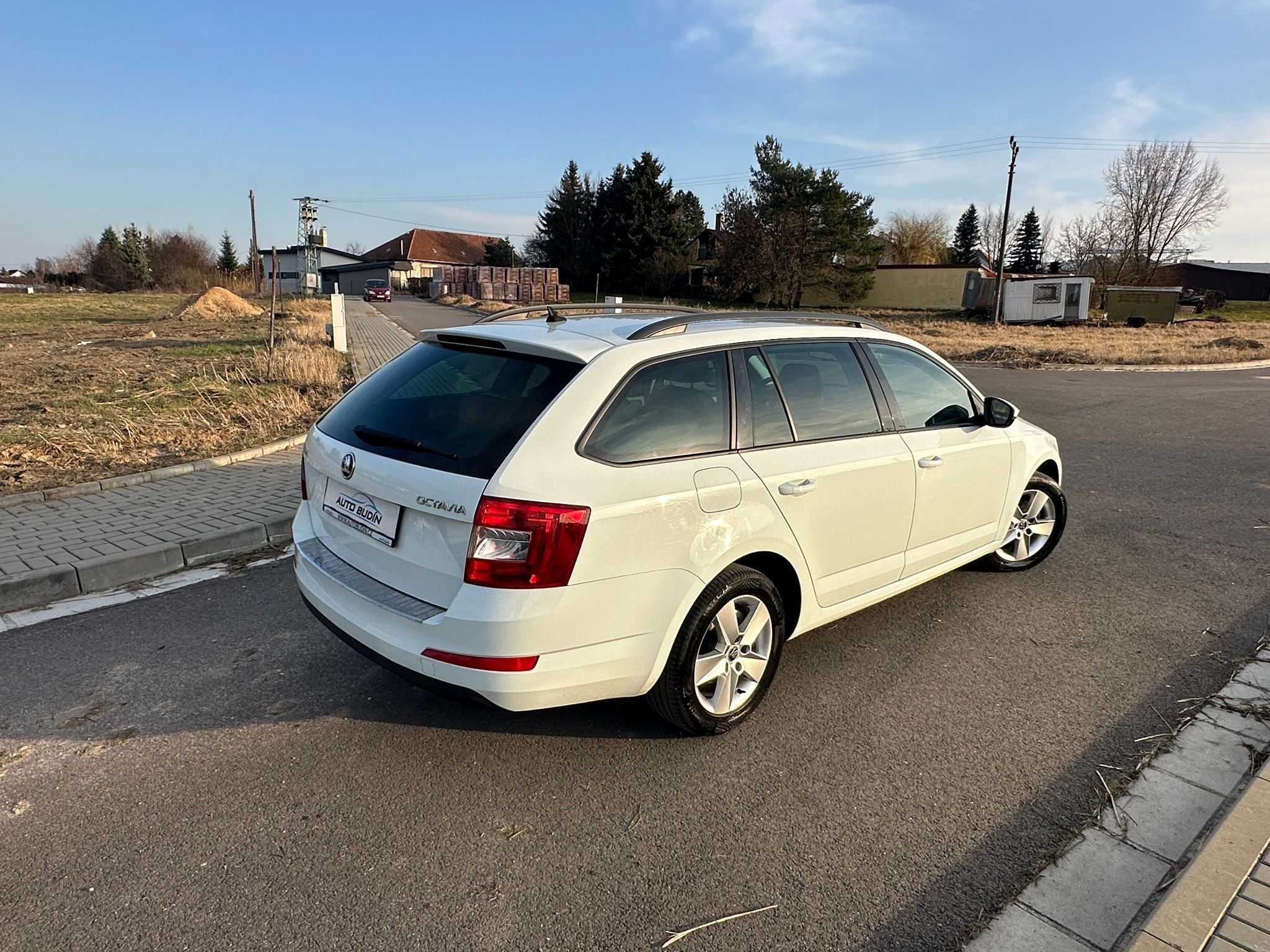 Škoda Octavia, III 1.6 TDI 81kw Ambition - fotka 6