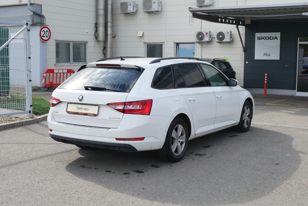 Škoda Superb, 2.0 TDI 110 kW DSG - fotka 2