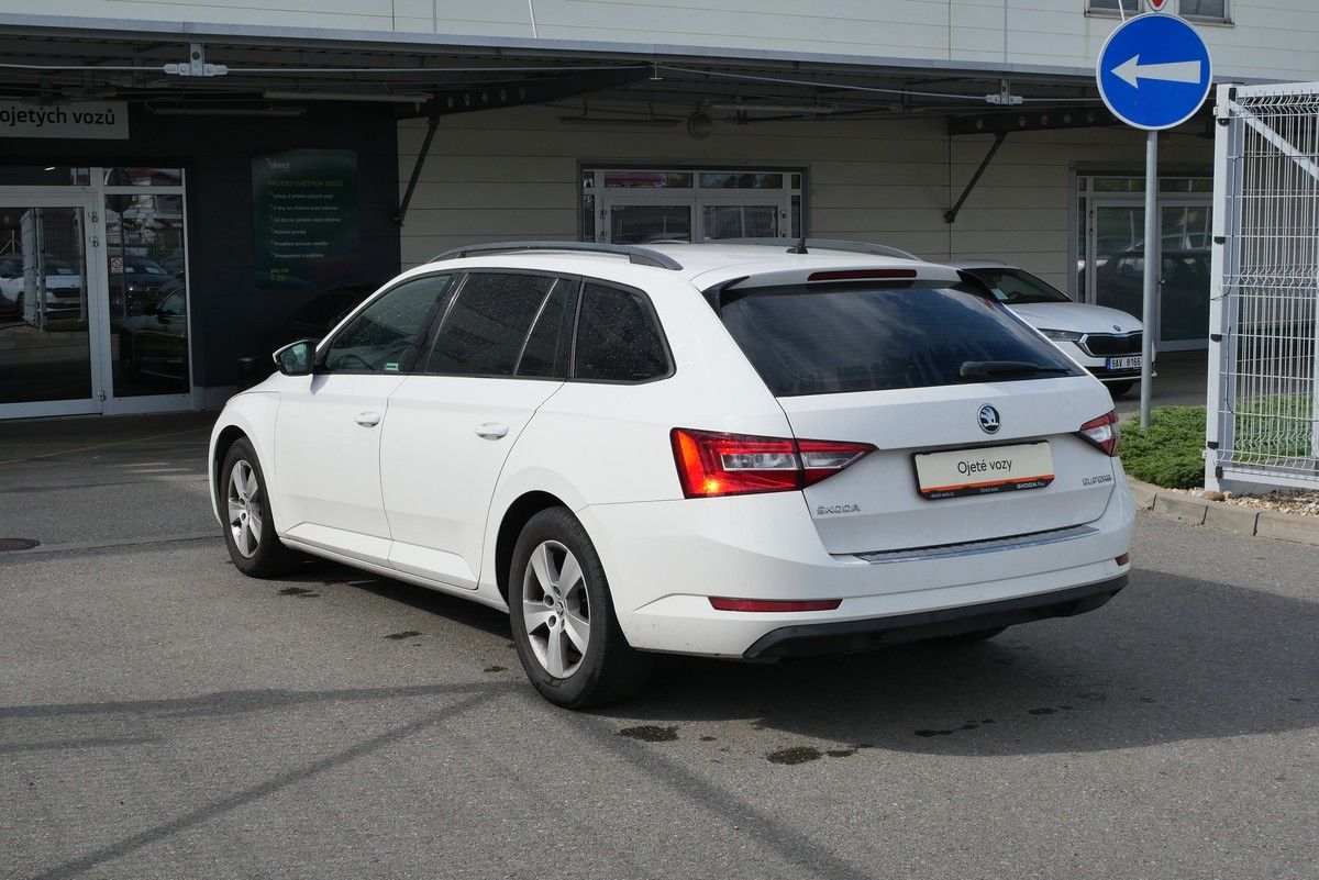 Škoda Superb, 2.0 TDI 110 kW DSG - fotka 4