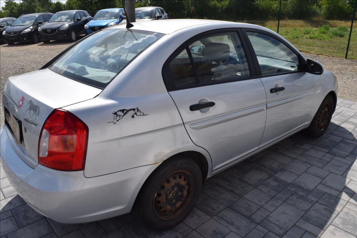 Hyundai Accent, 1,4 i 71KW NOVÁ STK KLIMA - fotka 5
