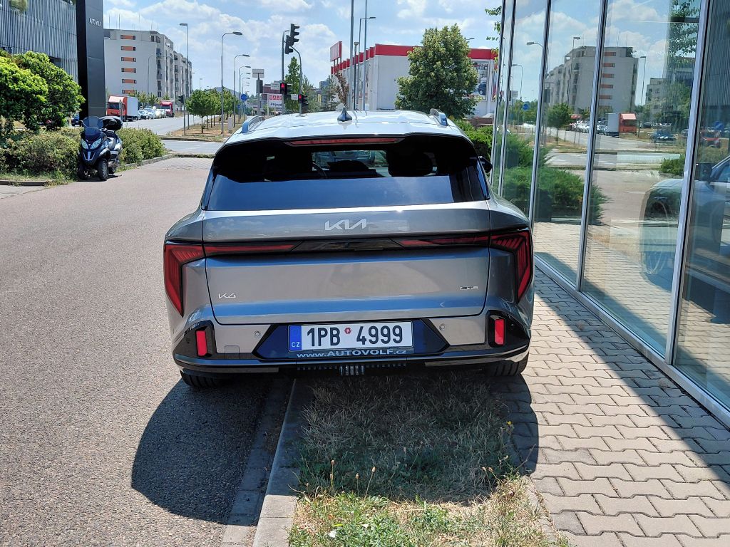 Kia K4, GT-LINE 1,6 T-GDi GPF 7DCT 132 - fotka 6