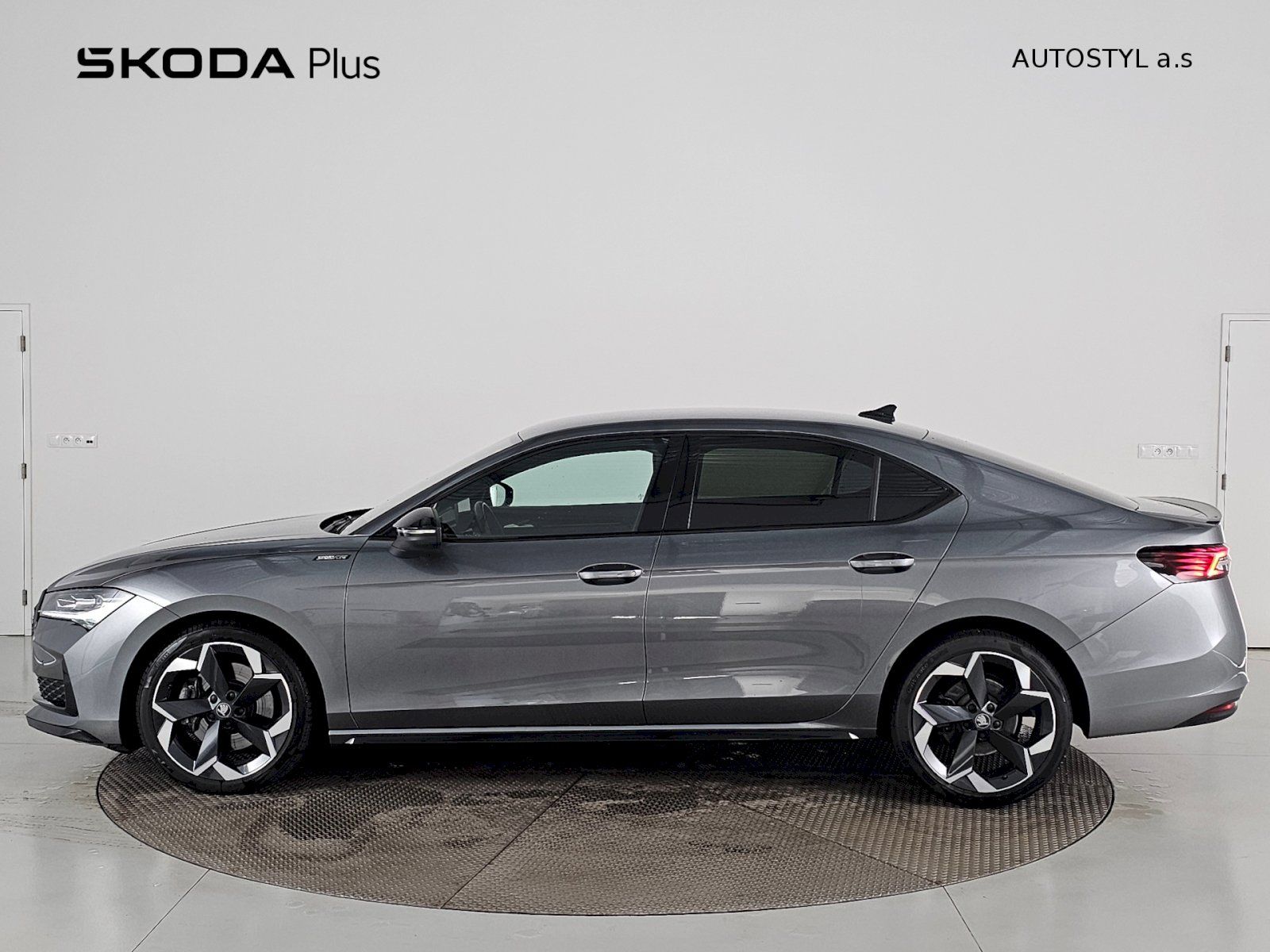 Škoda Superb, 2.0TDi 142kW 4X4 SPORTLINE - fotka 3