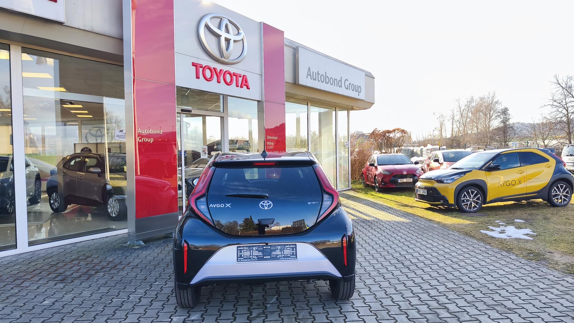 Toyota Aygo, 1.5 HEV STYLE - fotka 5