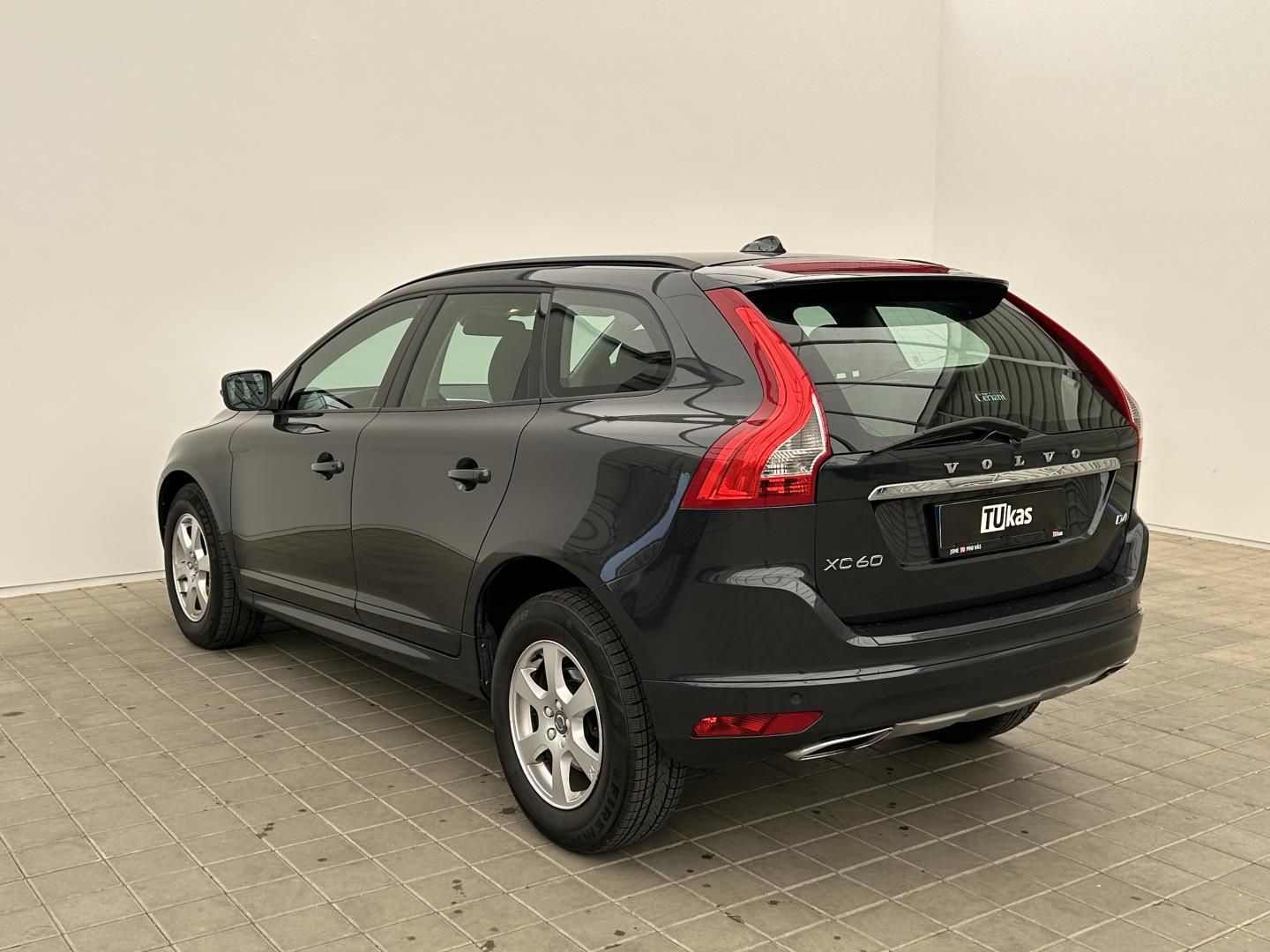 Volvo XC60, 2.0. 140kW . - fotka 3