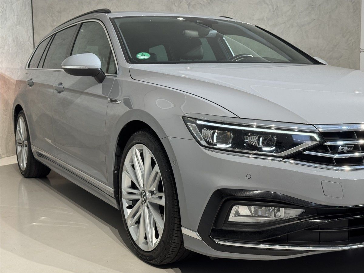 Volkswagen Passat, 2,0 TDi  DSG R-Line LED Assist - fotka 5