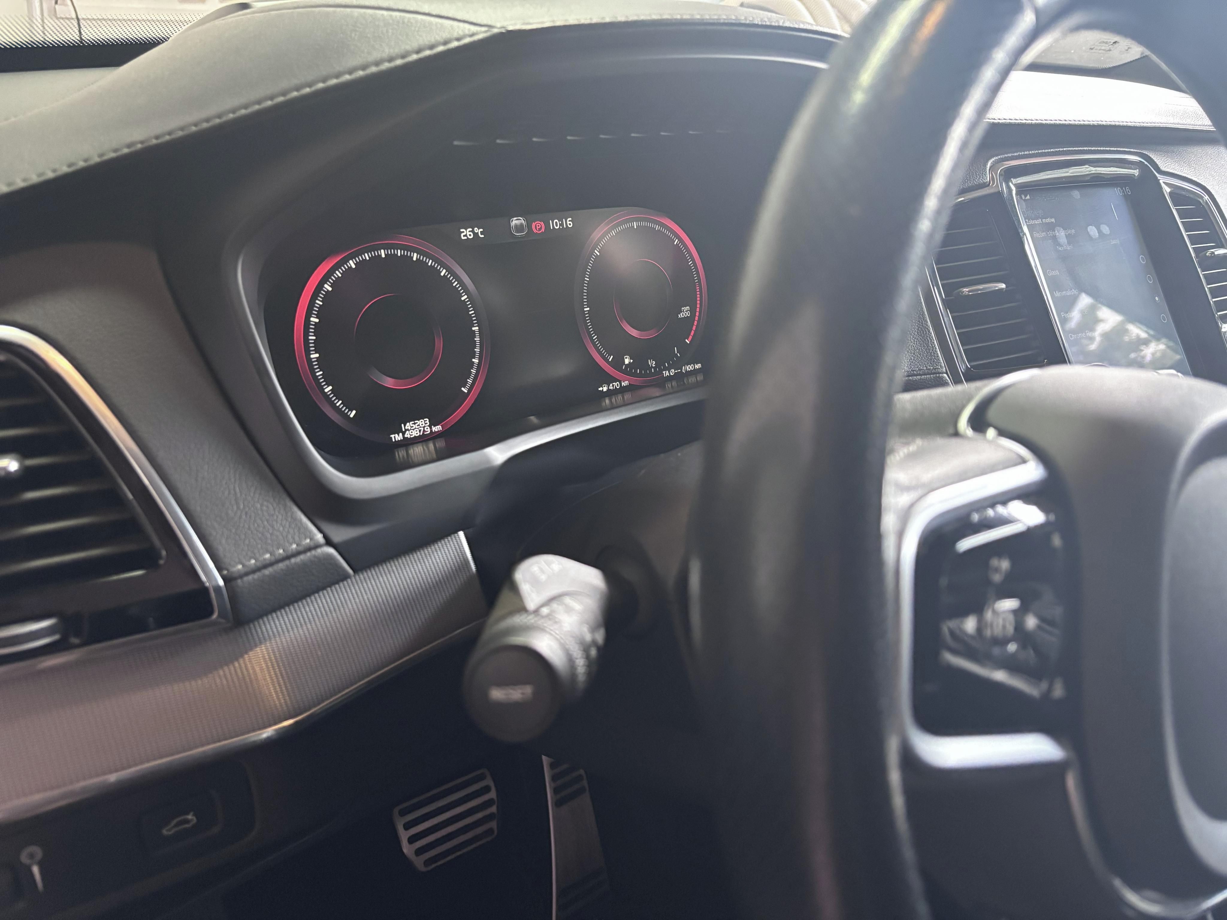 Volvo XC90, B&W, Vzduch, HUD, ČR, DPH - fotka 6