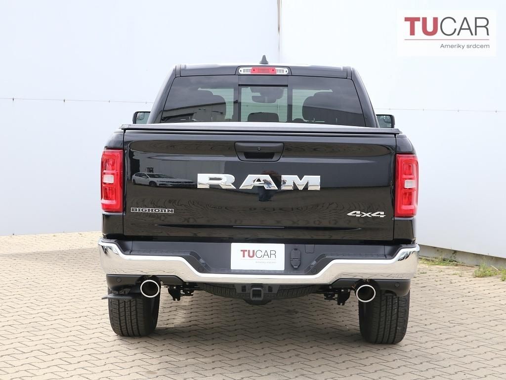 Dodge Ram, 1500 BigHorn 5.7 V8  HEMI 2026 - fotka 6