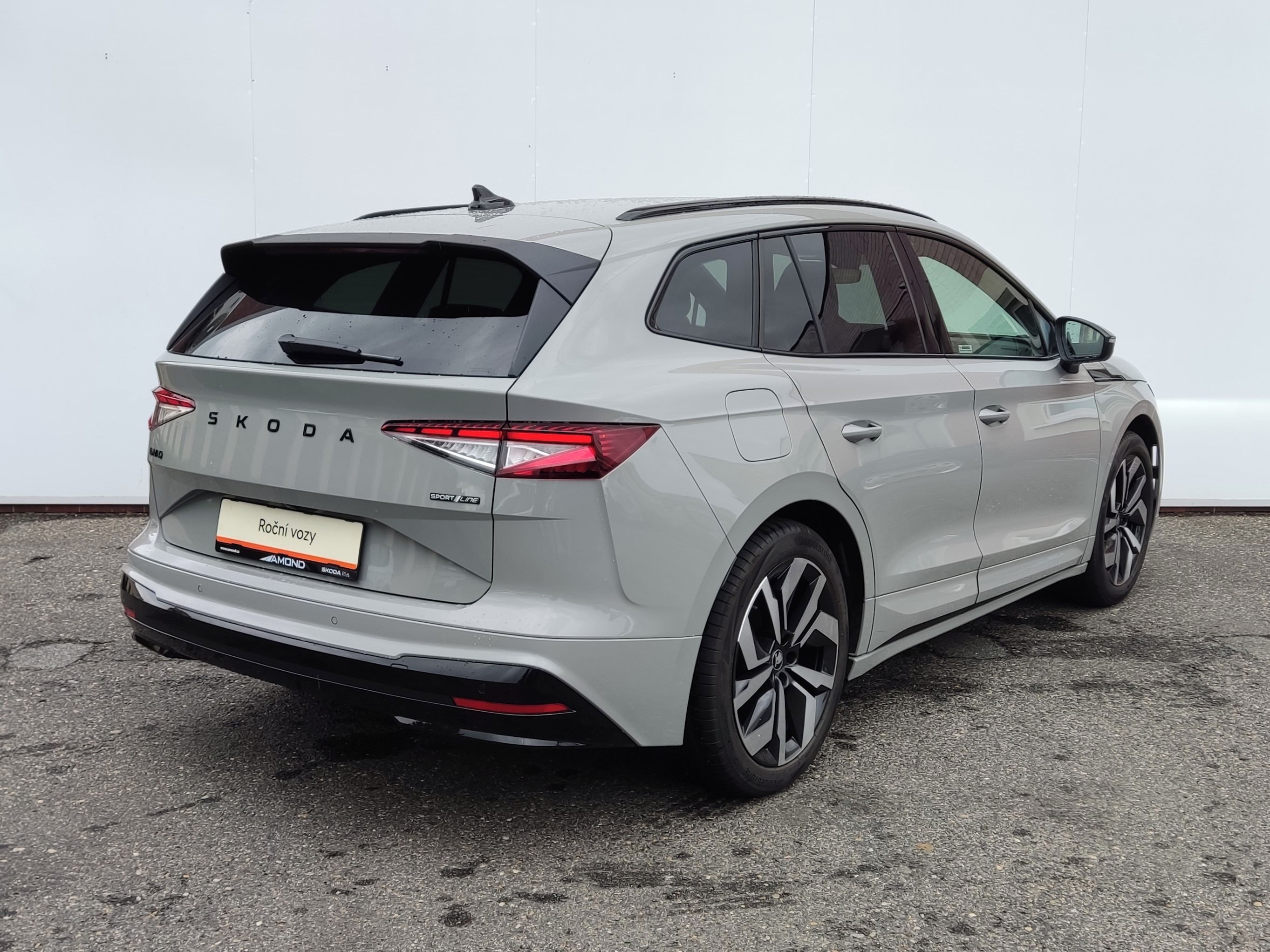 Škoda Enyaq, 82 kWh 210 kW Sportline 85 - fotka 2
