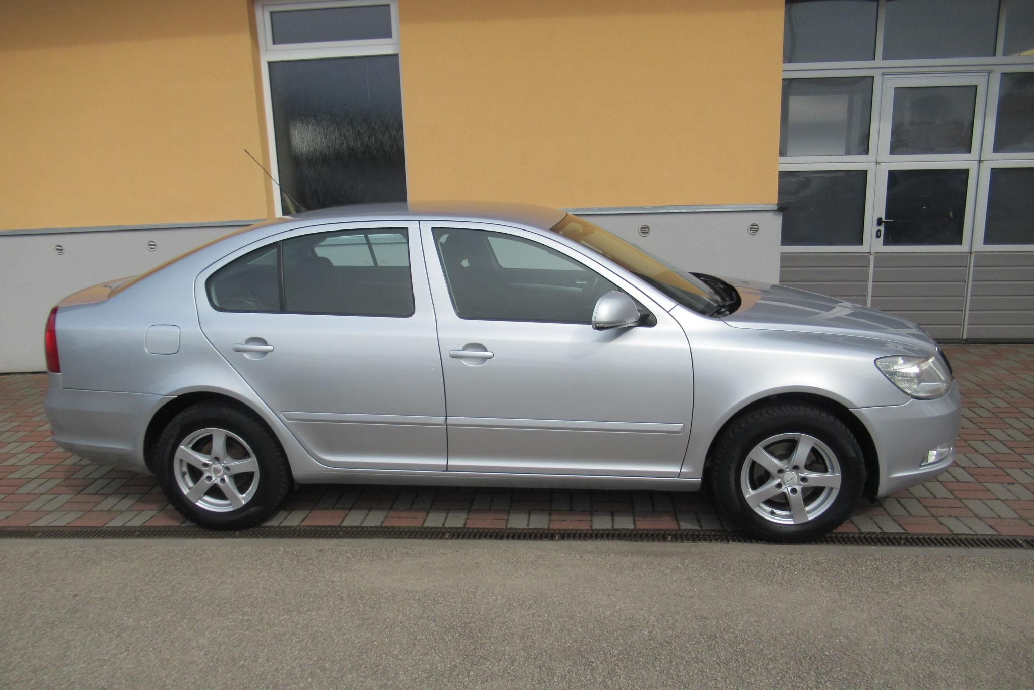 Škoda Octavia, 1.2 TSi AUT.KLIMA VYHŘ.SEDAČKY - fotka 3