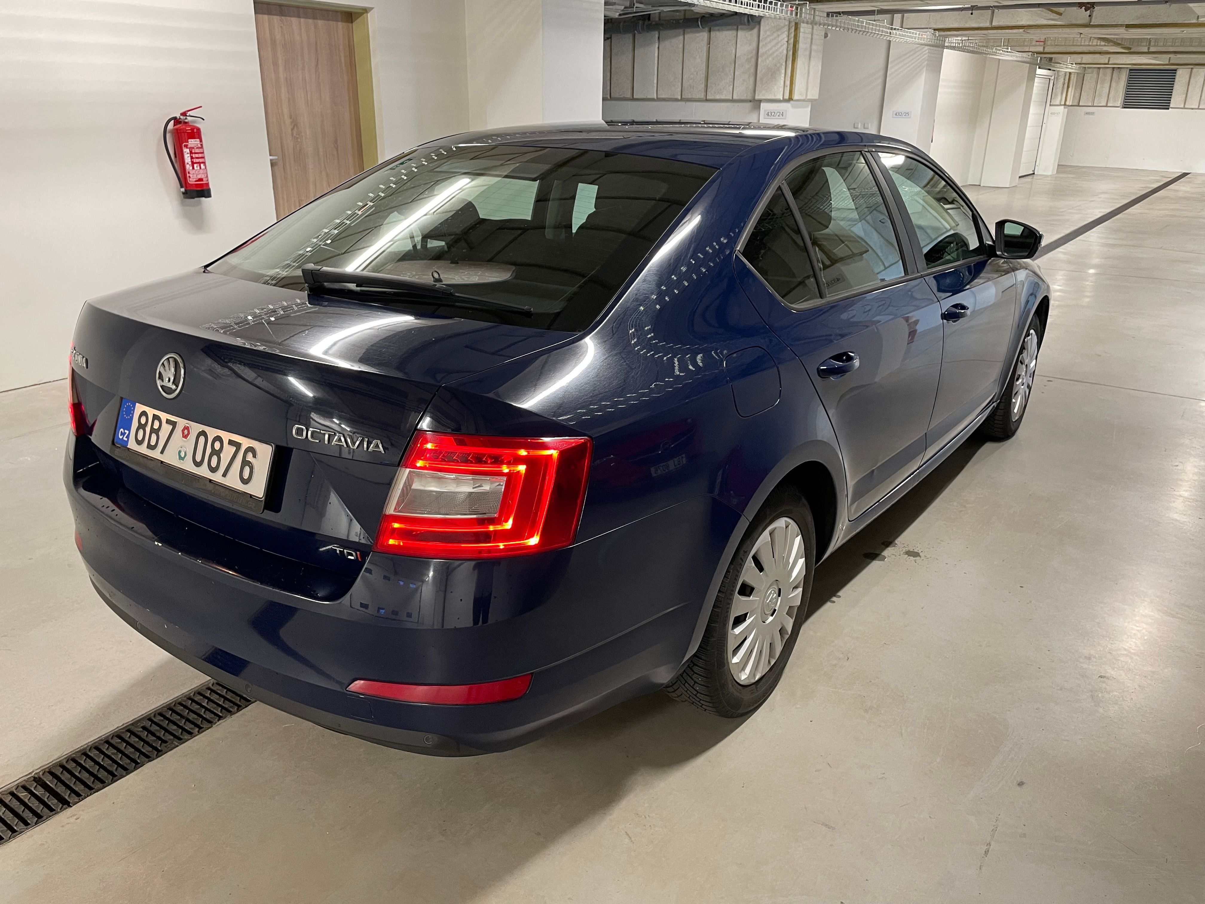 Škoda Octavia, 2.0 TDI - plná výbava - fotka 3
