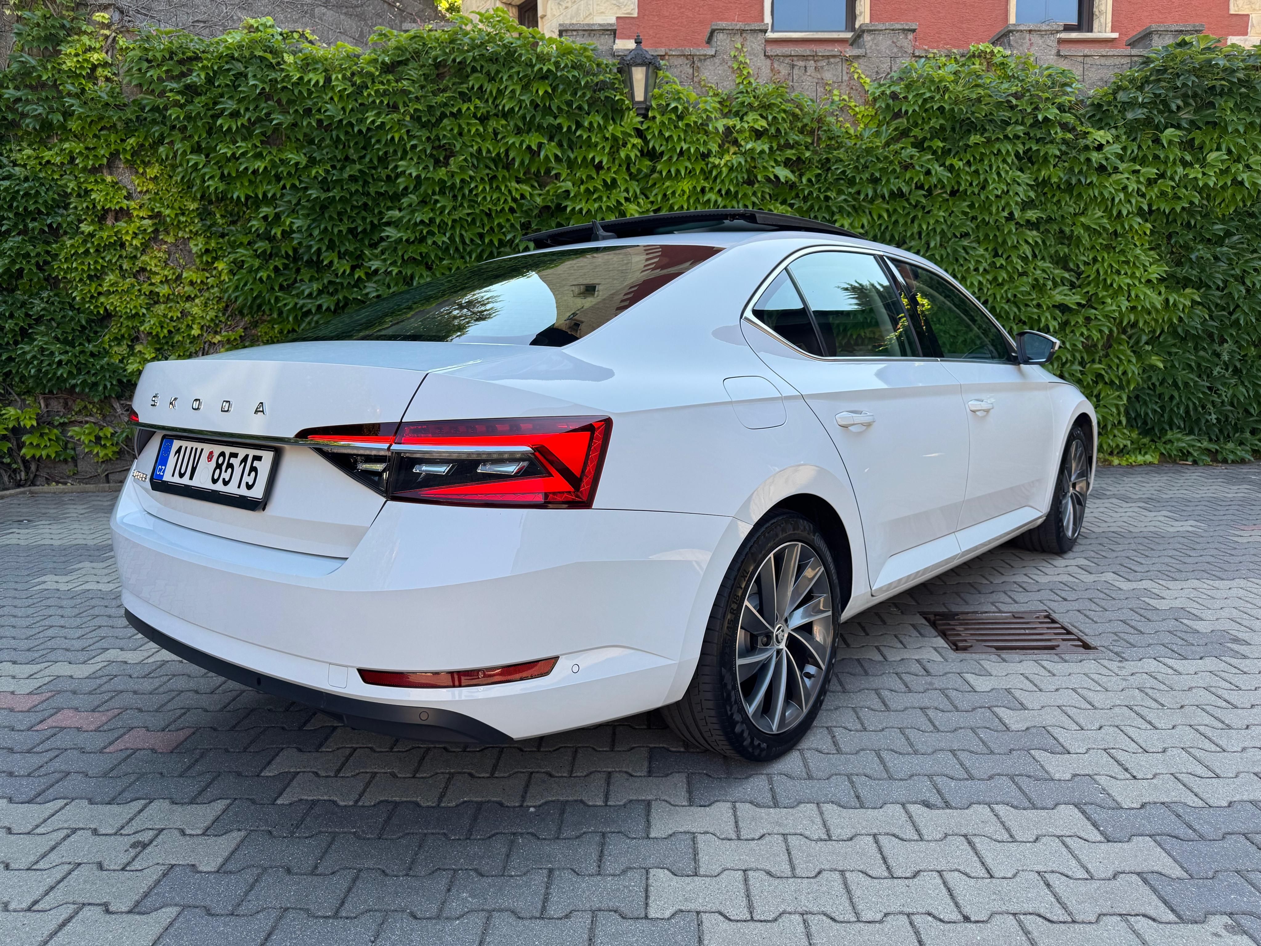 Škoda Superb, 2.0TDI 110kw DSG VIRTUAL PANO - fotka 6