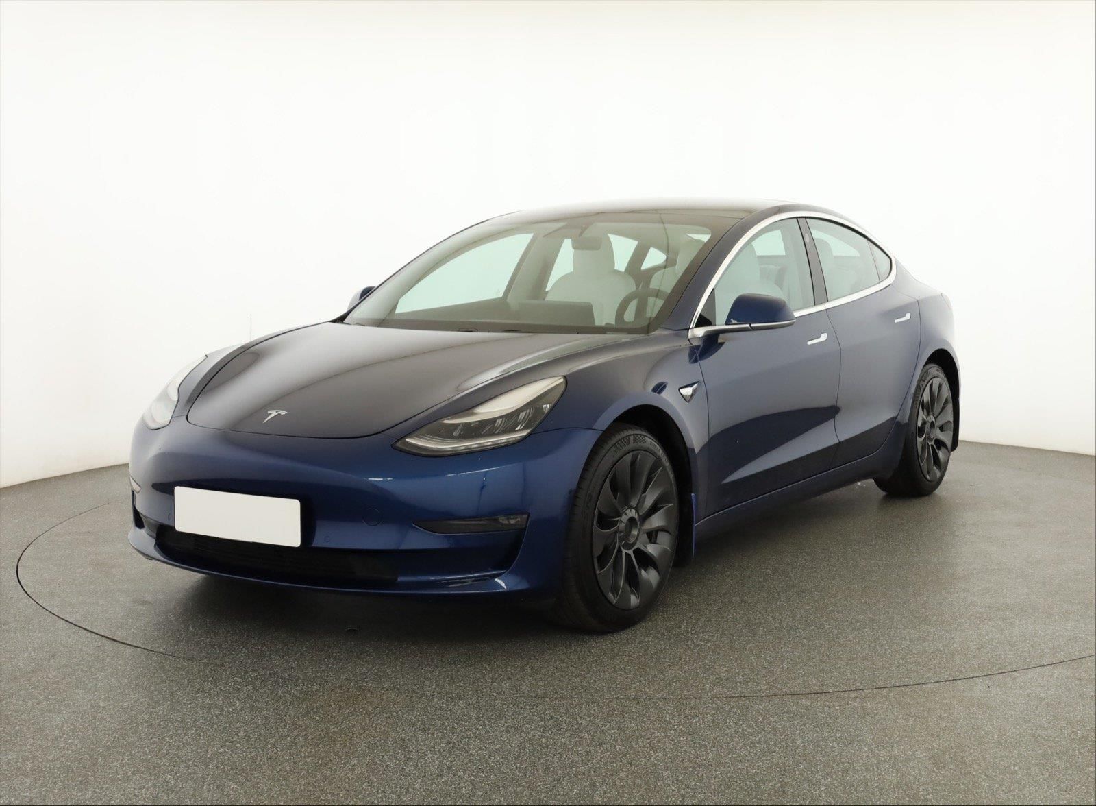 Tesla Model 3, Long Range 4WD 78kWh, SoH 85% - fotka 2