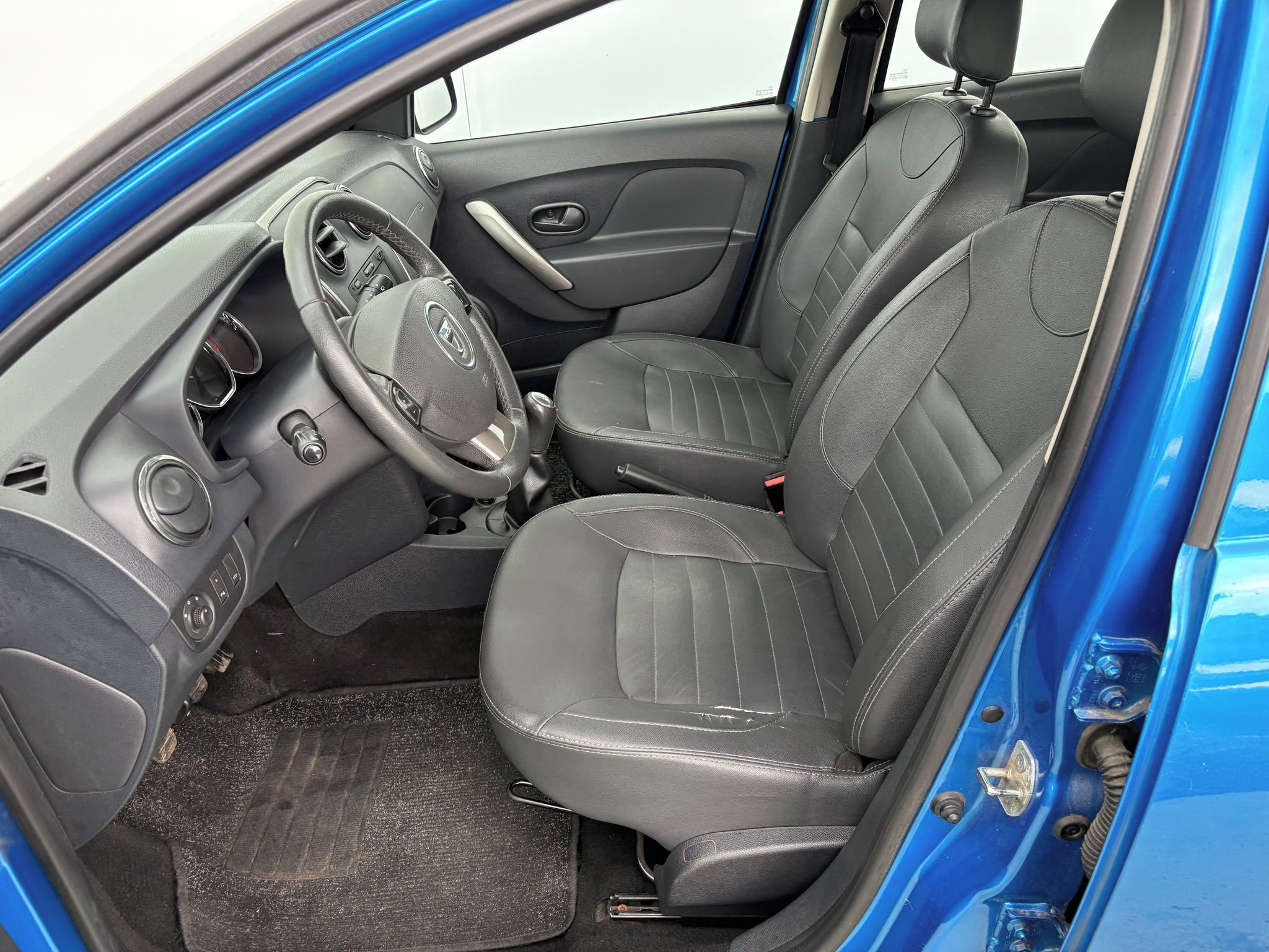 Dacia Sandero, 0.9TCe 66kW Stepway, Klima - fotka 6