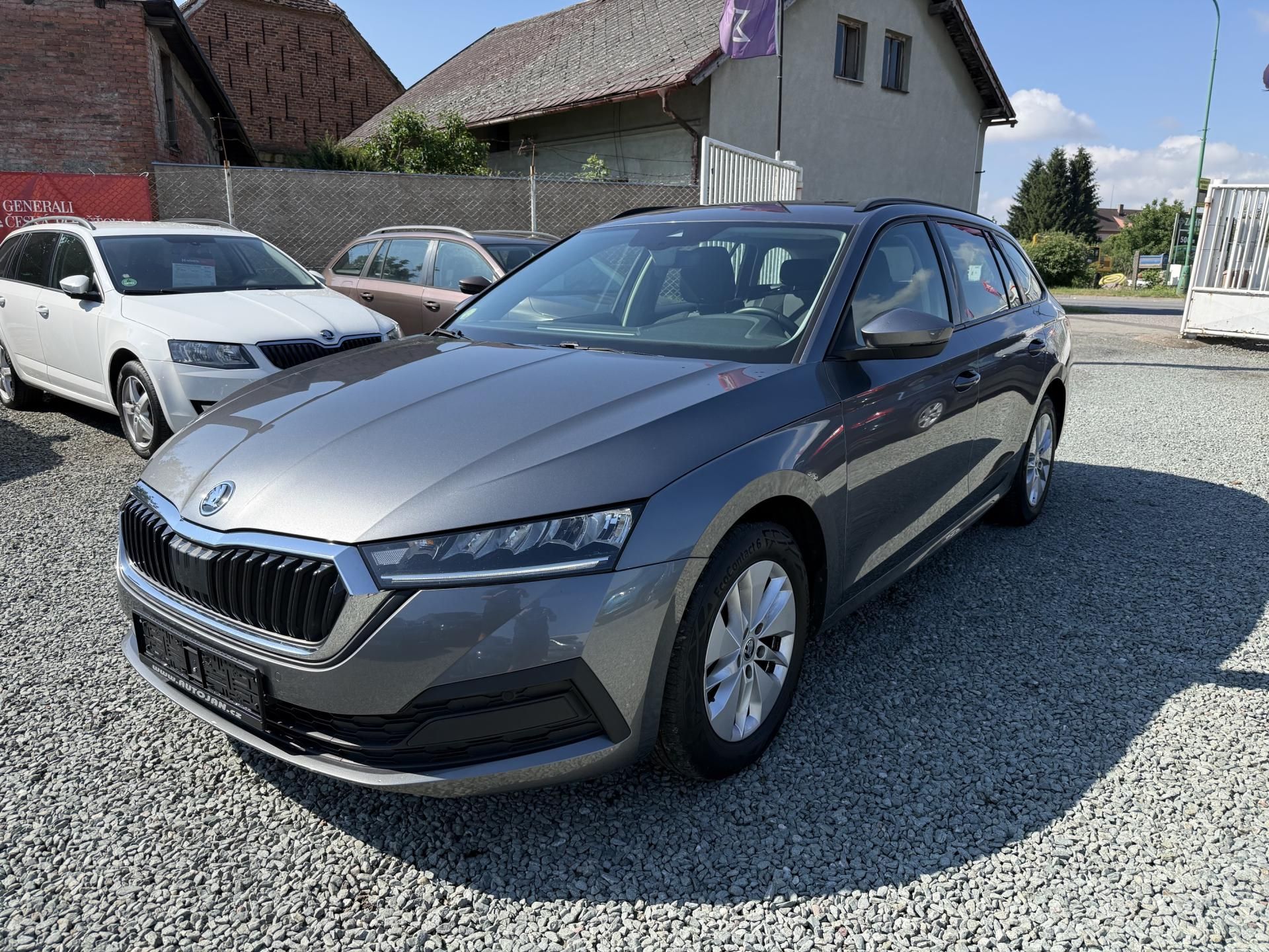 Škoda Octavia, 2.0 TDI DSG AMBITION ACC - fotka 3