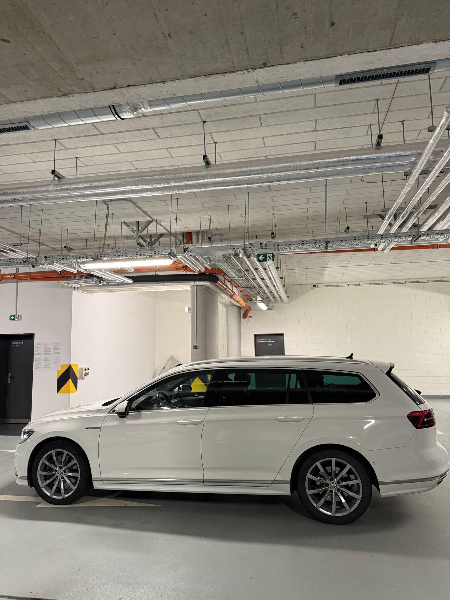 Volkswagen Passat, Variant B8, 2,0 TDI 4 Motion - fotka 6