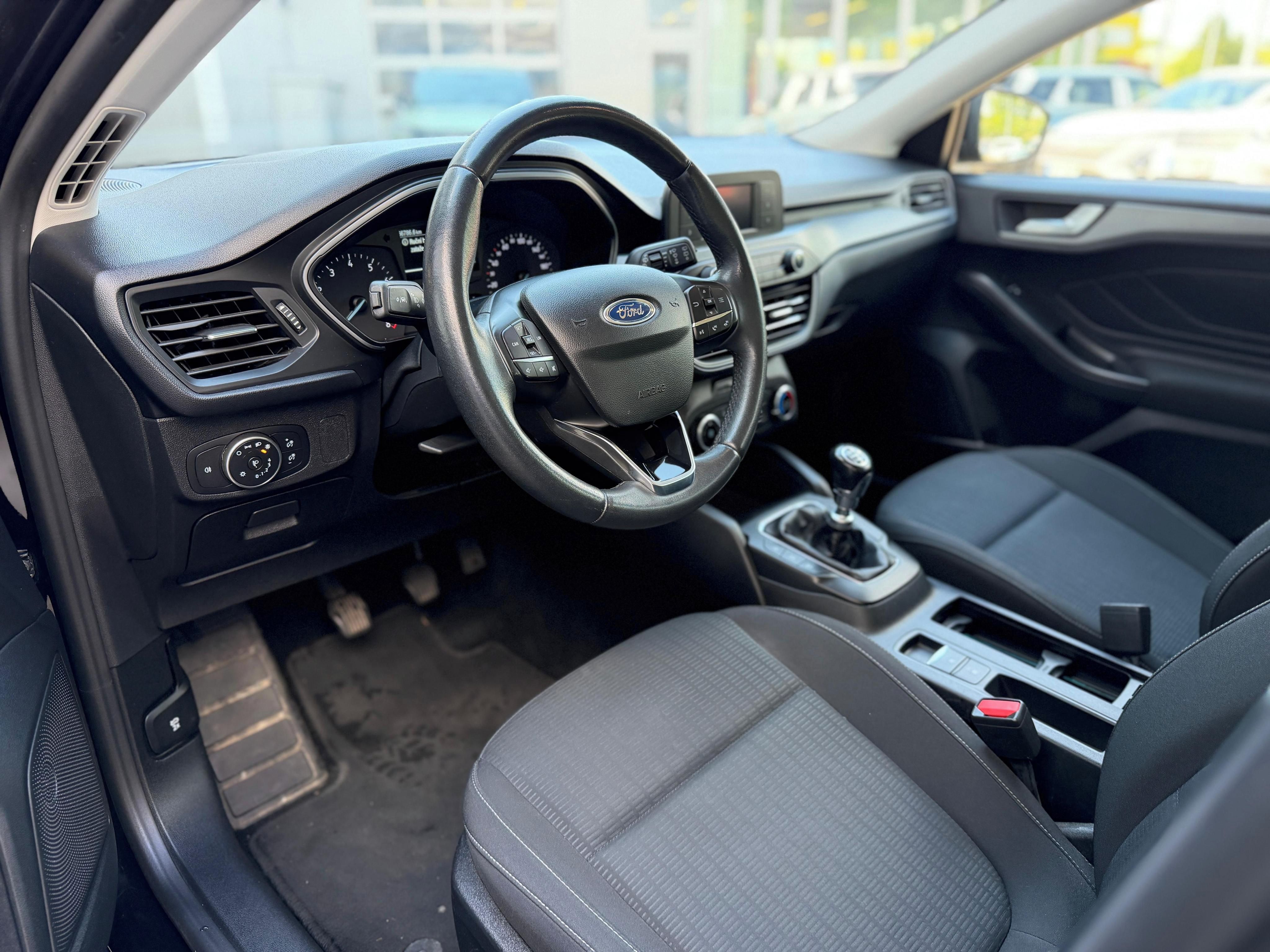 Ford Focus, 1,0 EcoBoost Trend kombi - fotka 4