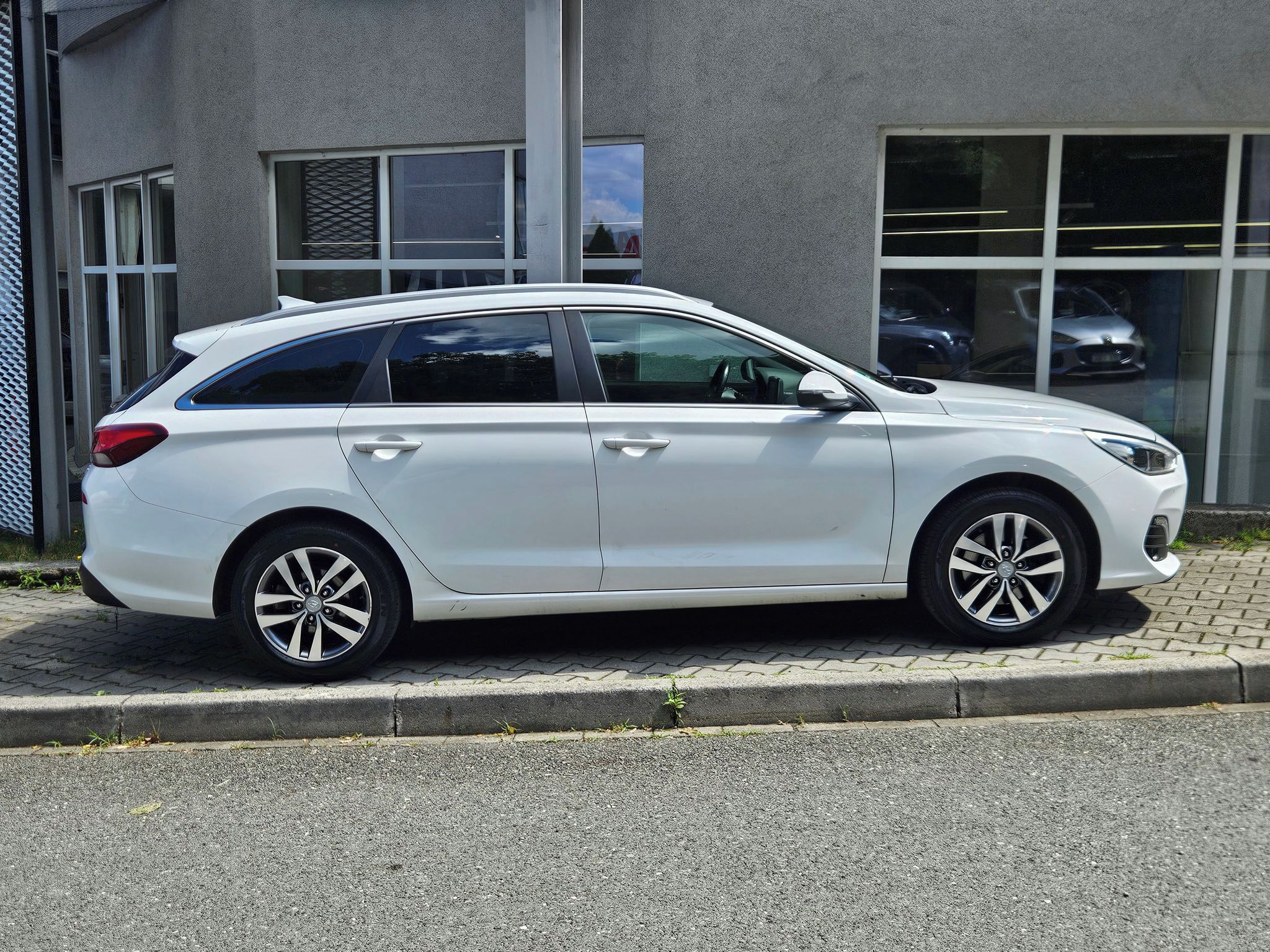 Hyundai i30, 1.4 T-GDi, Style, 1.majitel - fotka 6