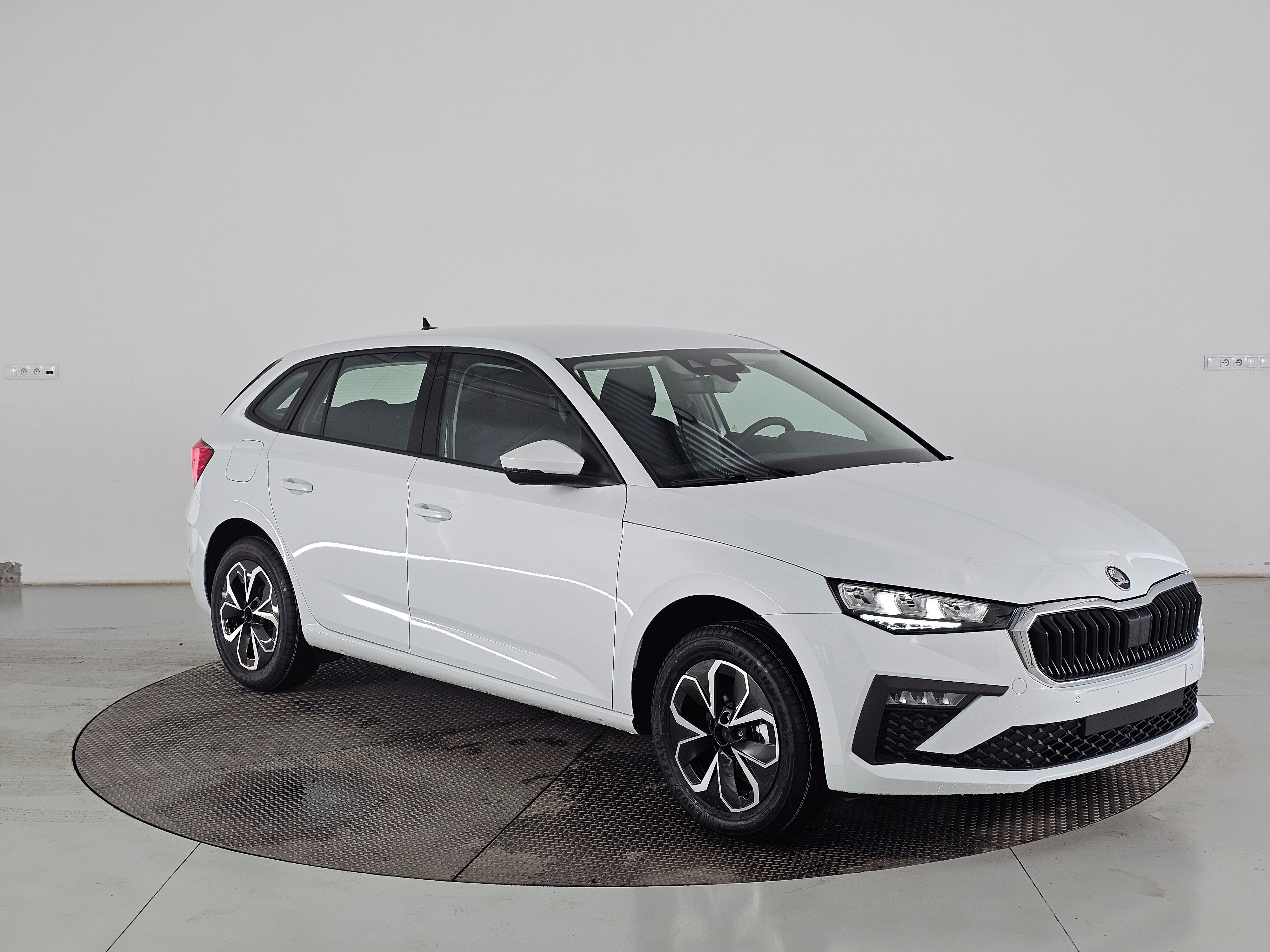 Škoda Scala, Classic 1.0TSI 85kW 6st man. - fotka 3