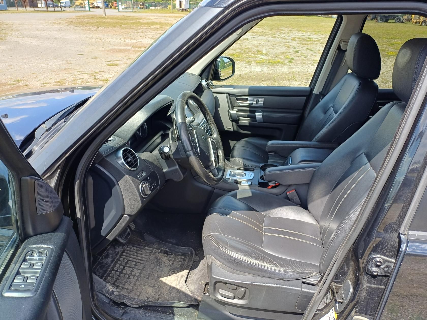 Land Rover Discovery, 3.0 SDV6 HSE 188kW  Webasto - fotka 5