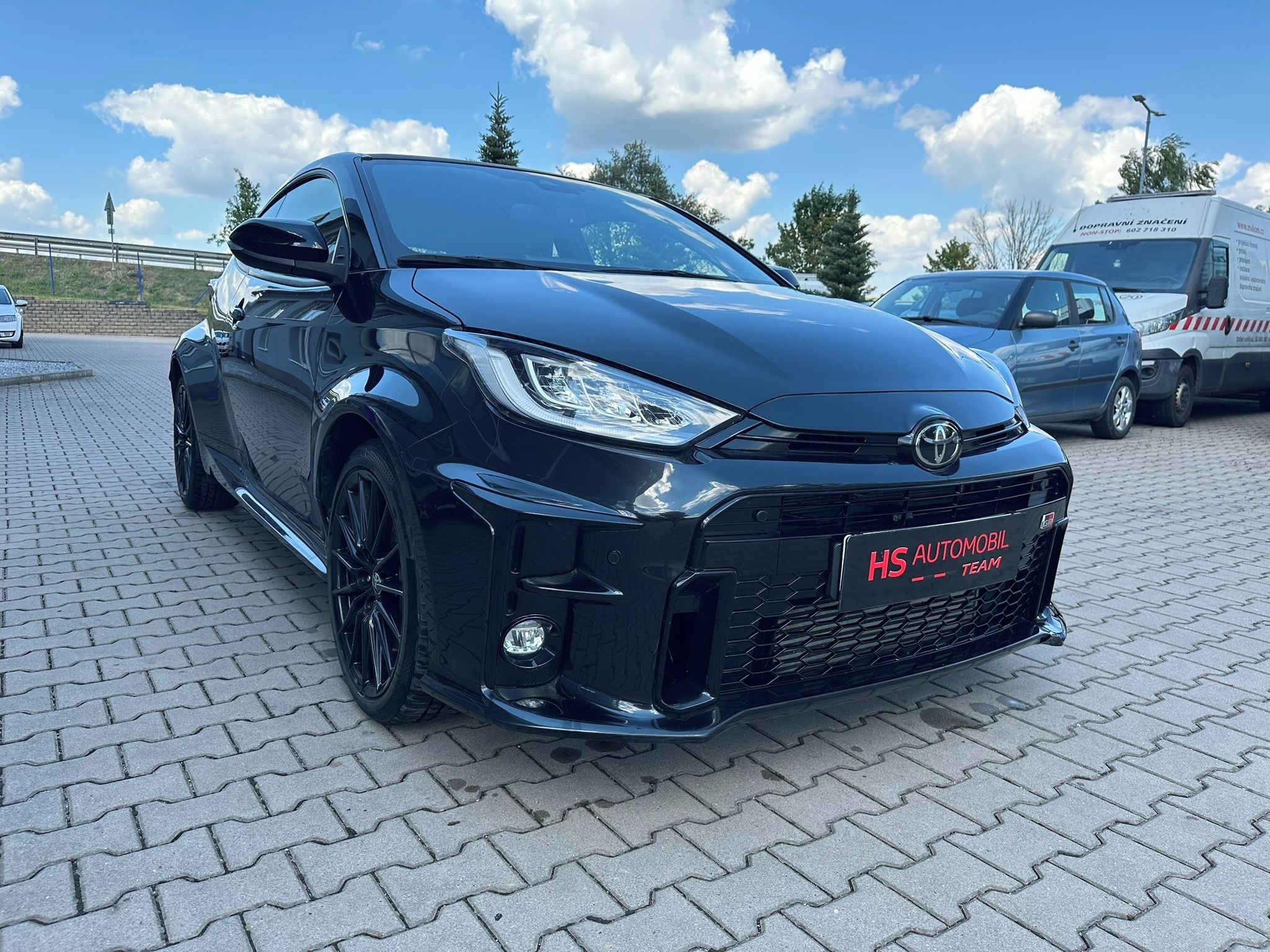 Toyota GR Yaris, 1,6i 192kW 4x4  ZÁRUKA!!! - fotka 4