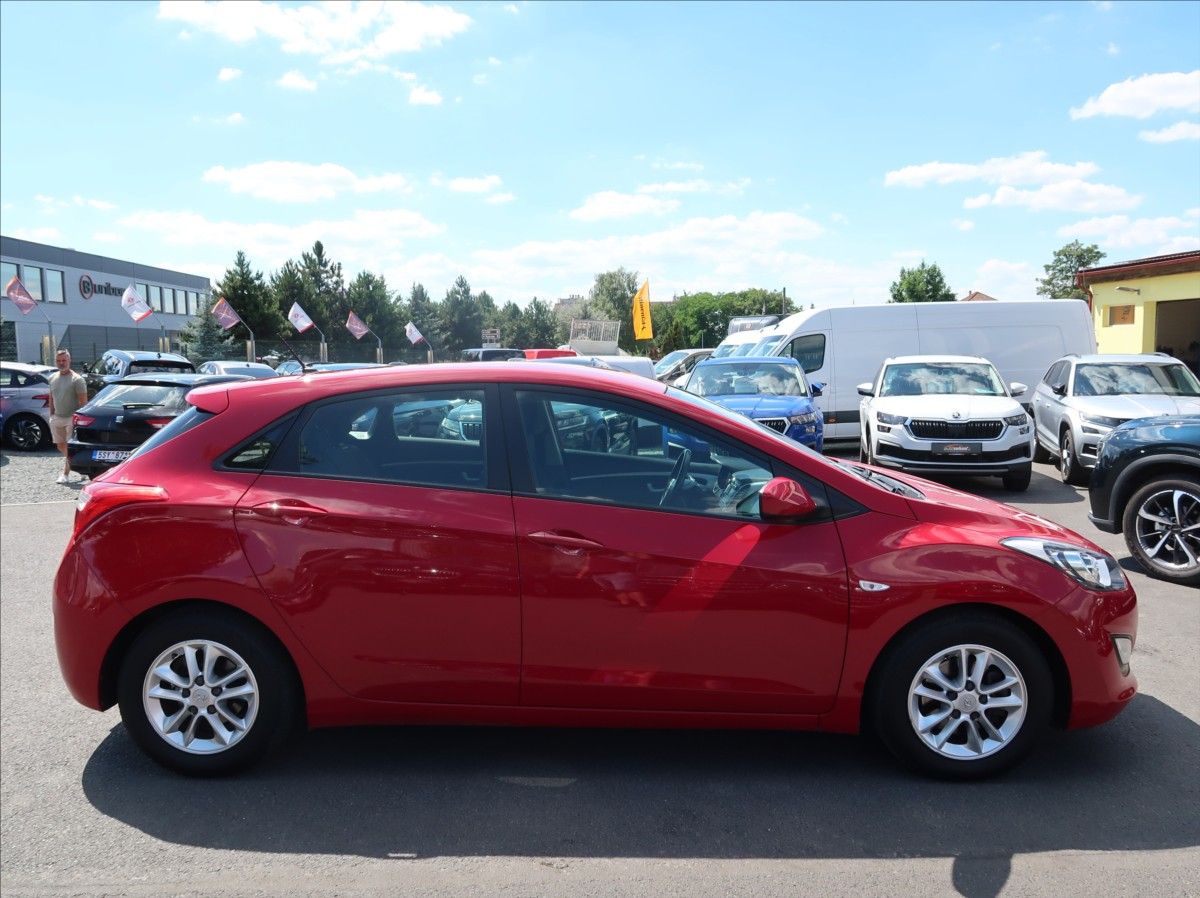 Hyundai i30, 1,4 CVVT,73kW,NovéČR,Klima - fotka 5