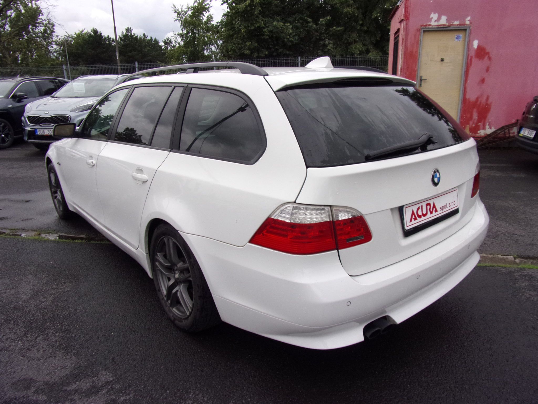 BMW Řada 5, 3,0 525d  xDrive Touring - fotka 5