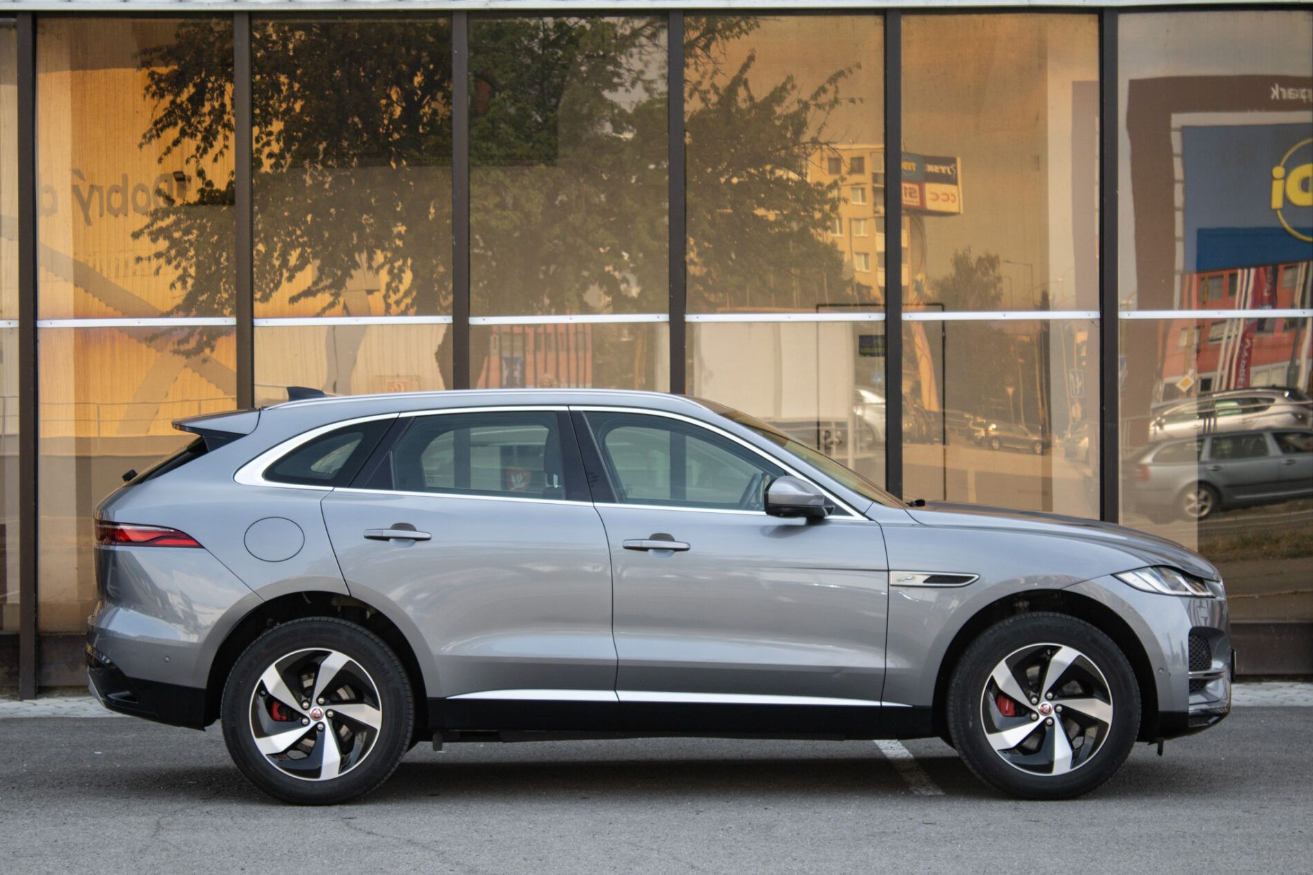 Jaguar F-Pace - fotka 4