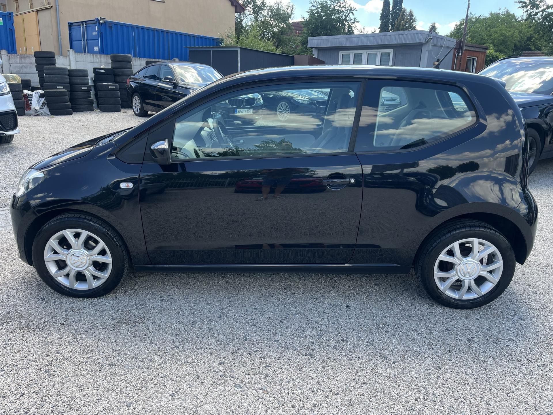 Volkswagen Up!, 1.0i 55Kw Klima - fotka 4