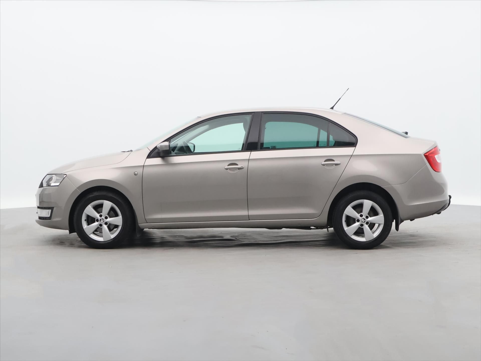 Škoda Rapid, 1,2 TSI 63kW Ambition Fresh - fotka 4