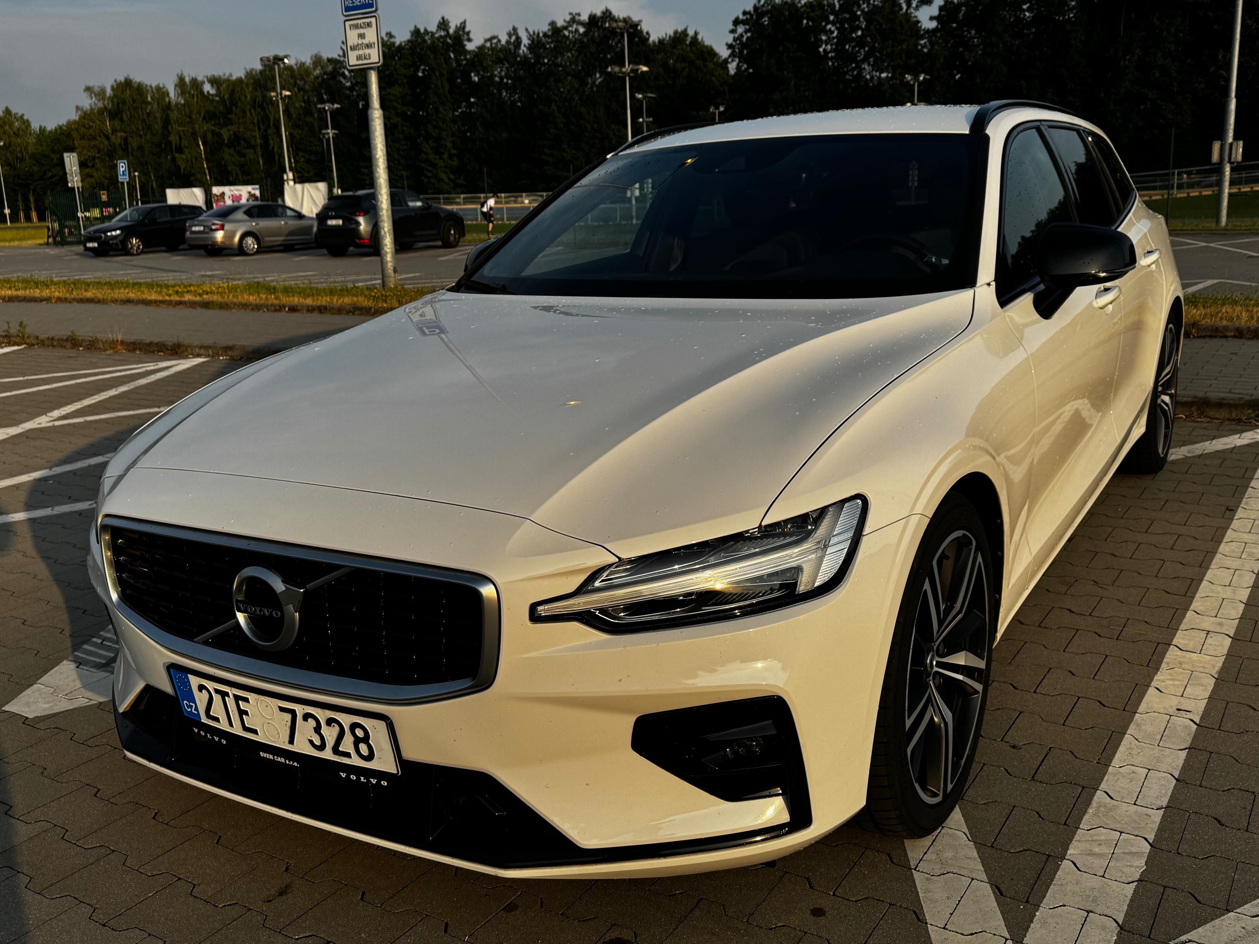 Volvo V60, Volvo V60 T5 R-Design - fotka 5