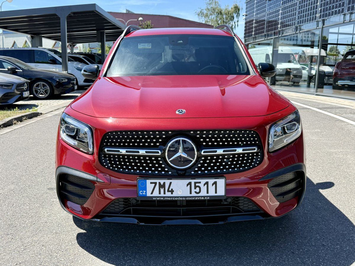 Mercedes-Benz GLB, 250 4MATIC - fotka 2