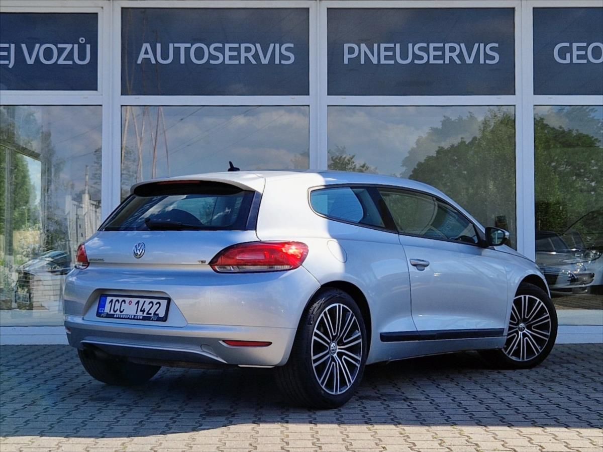 Volkswagen Scirocco, 1,4 TSI 118kW NOVROZVODY +ZIMA - fotka 5