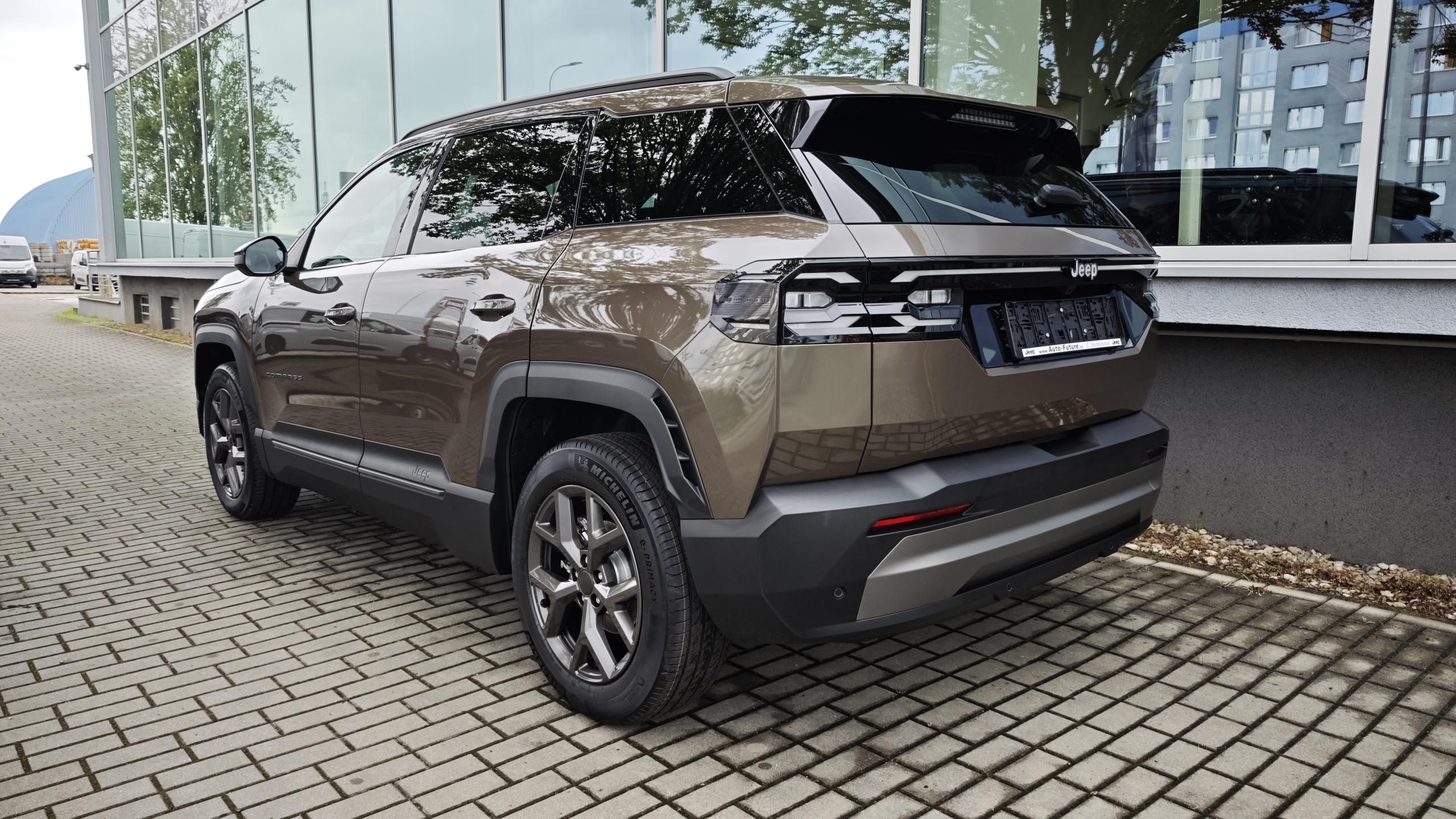 Jeep Compass, First Edition  hybrid 145PS AT - fotka 4