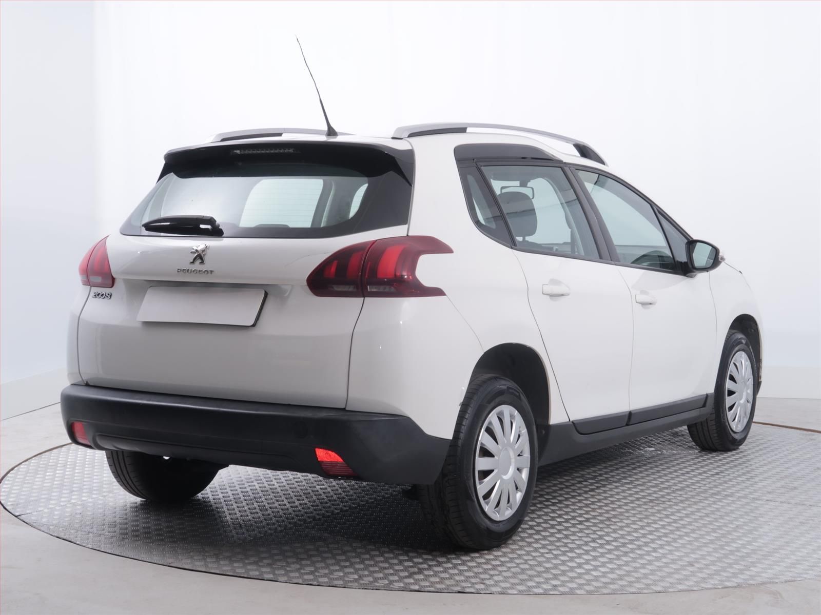 Peugeot 2008, 1.6 BlueHDi, Active - fotka 5