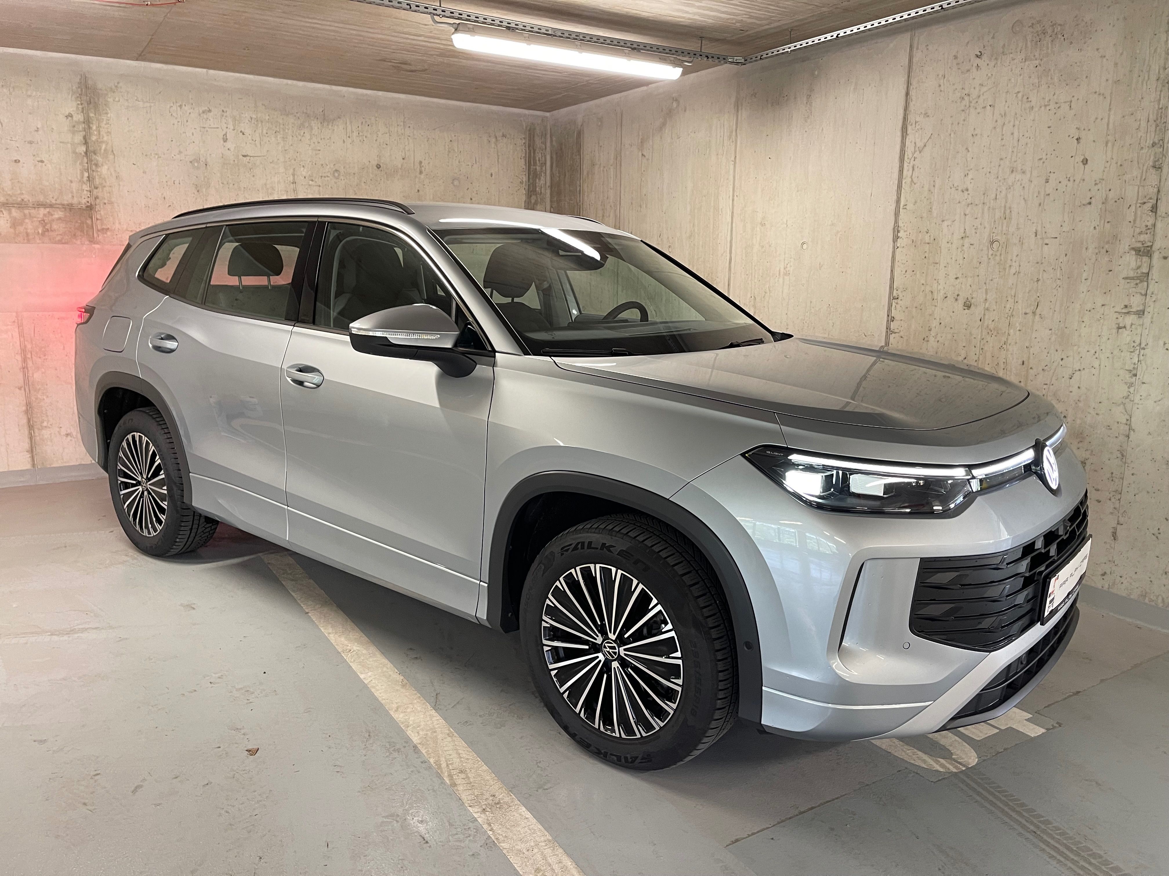 Volkswagen Tayron, TDI 4x4- HD-Matrix/Tažné/7míst - fotka 2
