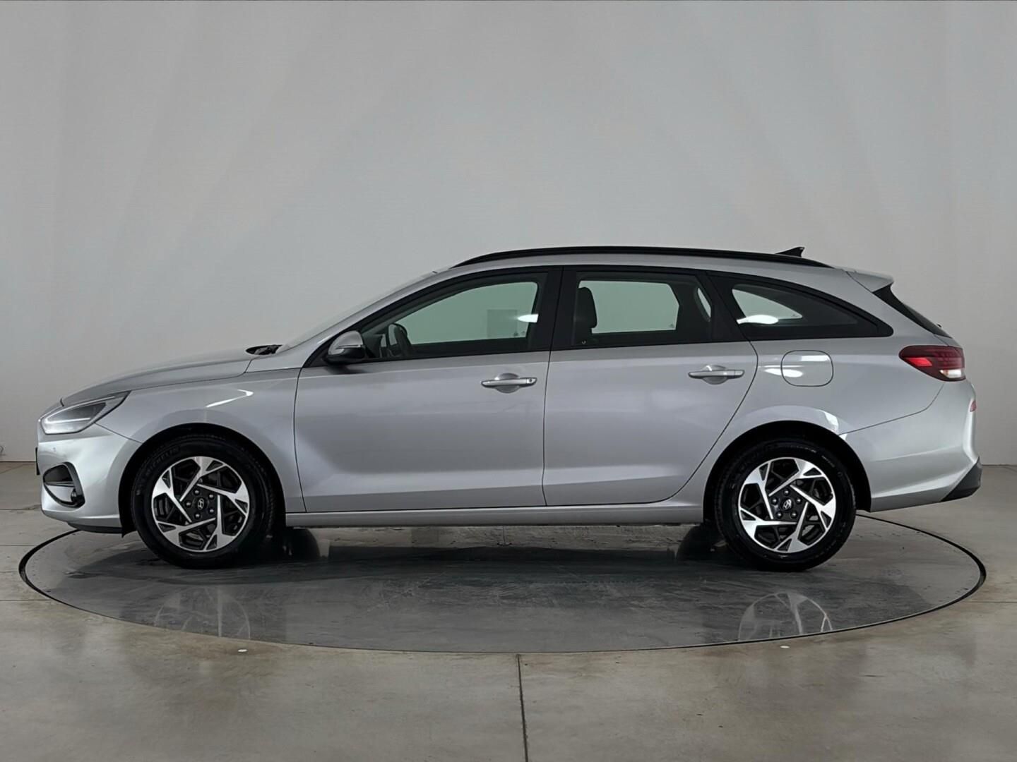 Hyundai i30, 1.5 T-GDI / 103 kW Smart DCT - fotka 3